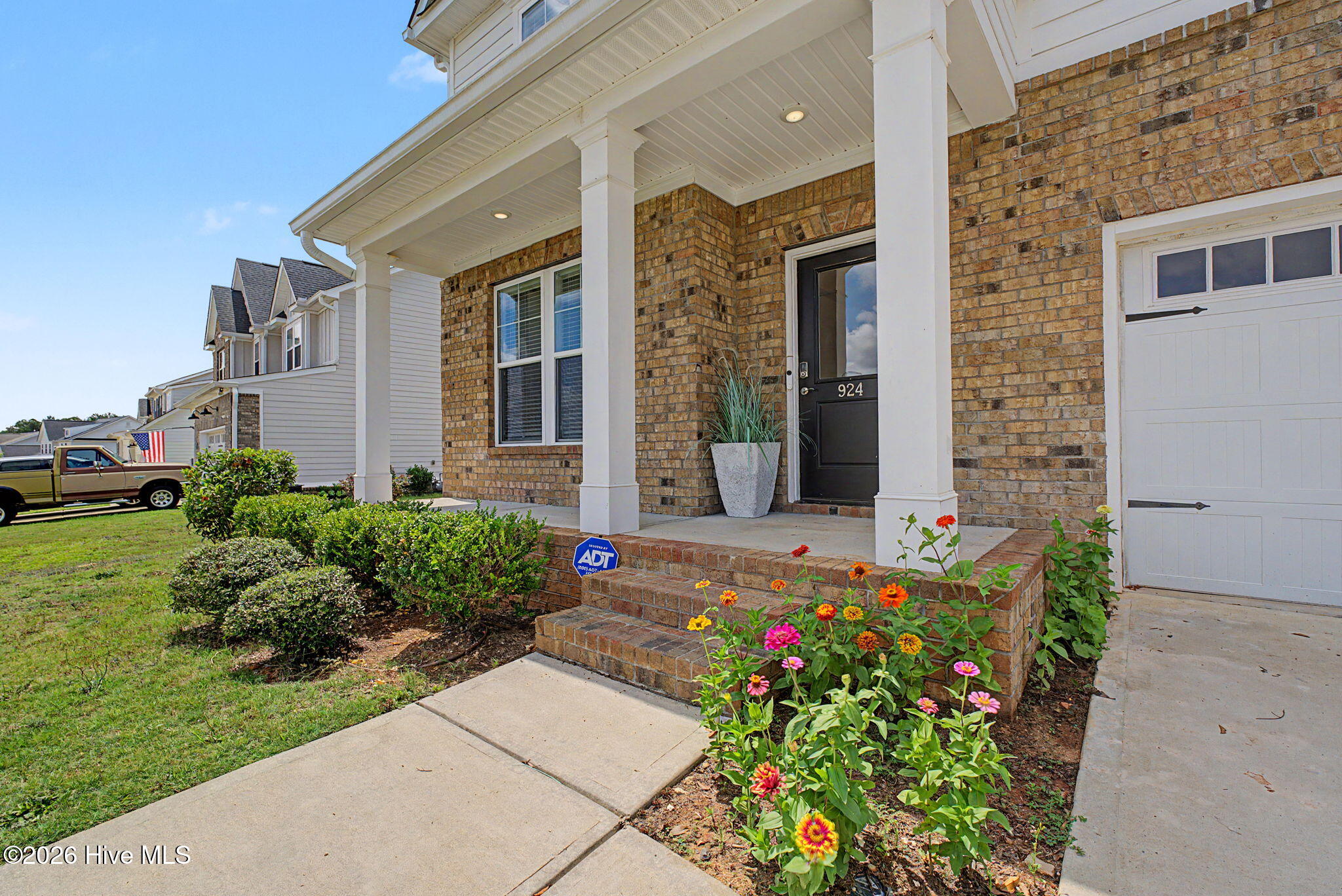 924 Scruple Way Property Photo 3