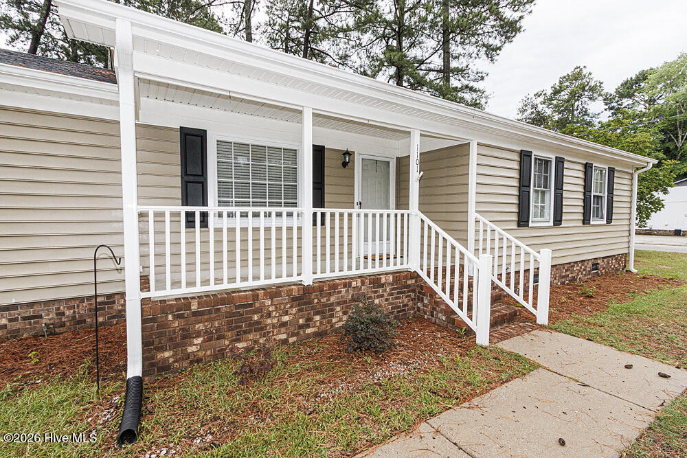 1101 Strawbush Road Property Photo 2