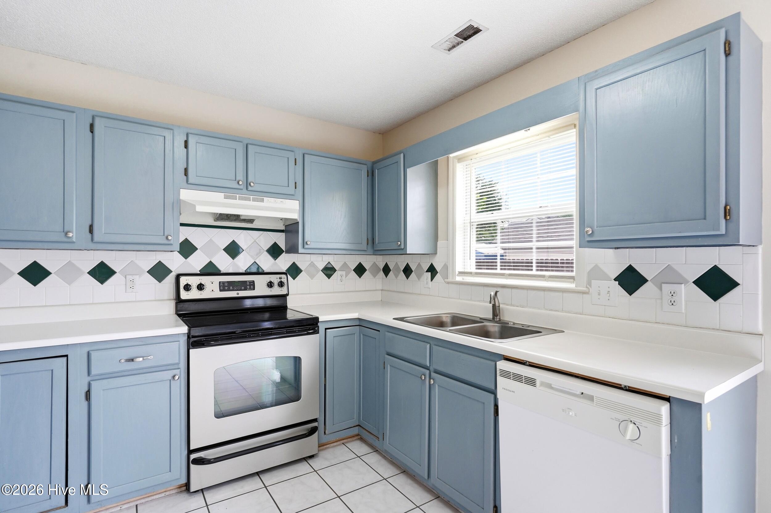 706 Nut Bush Court Property Photo 6