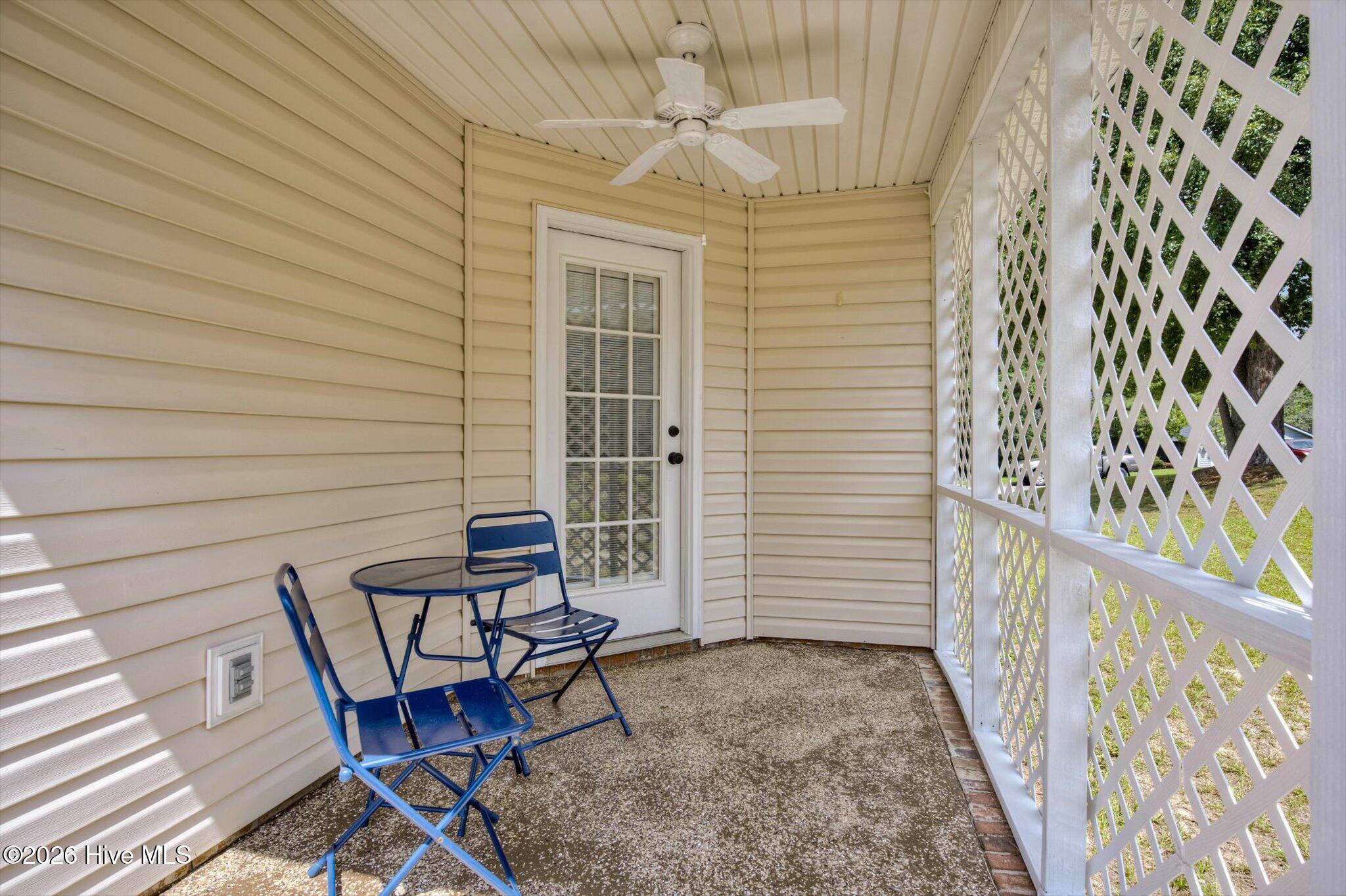 529 Edinburgh Court Property Photo 19