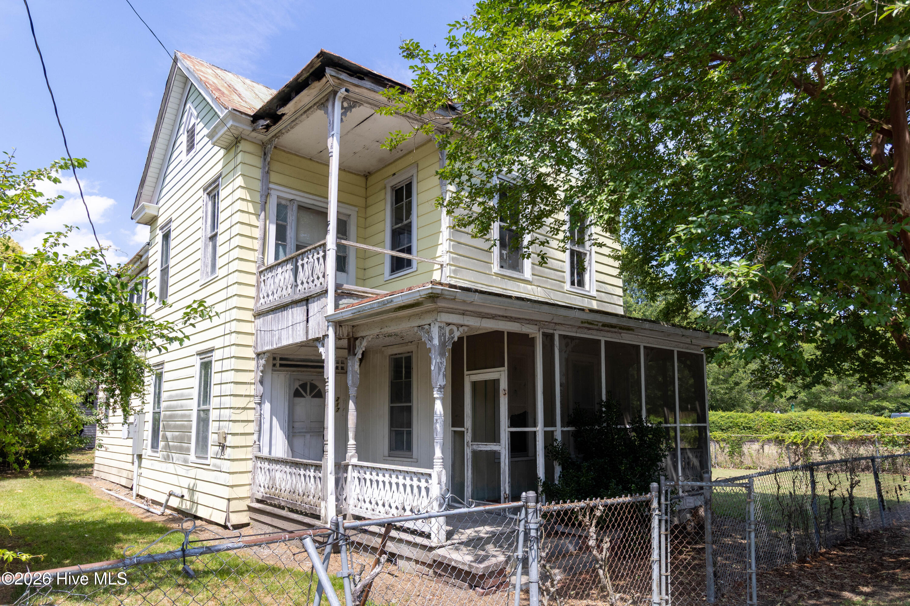 217 E Gale Street Property Photo 2