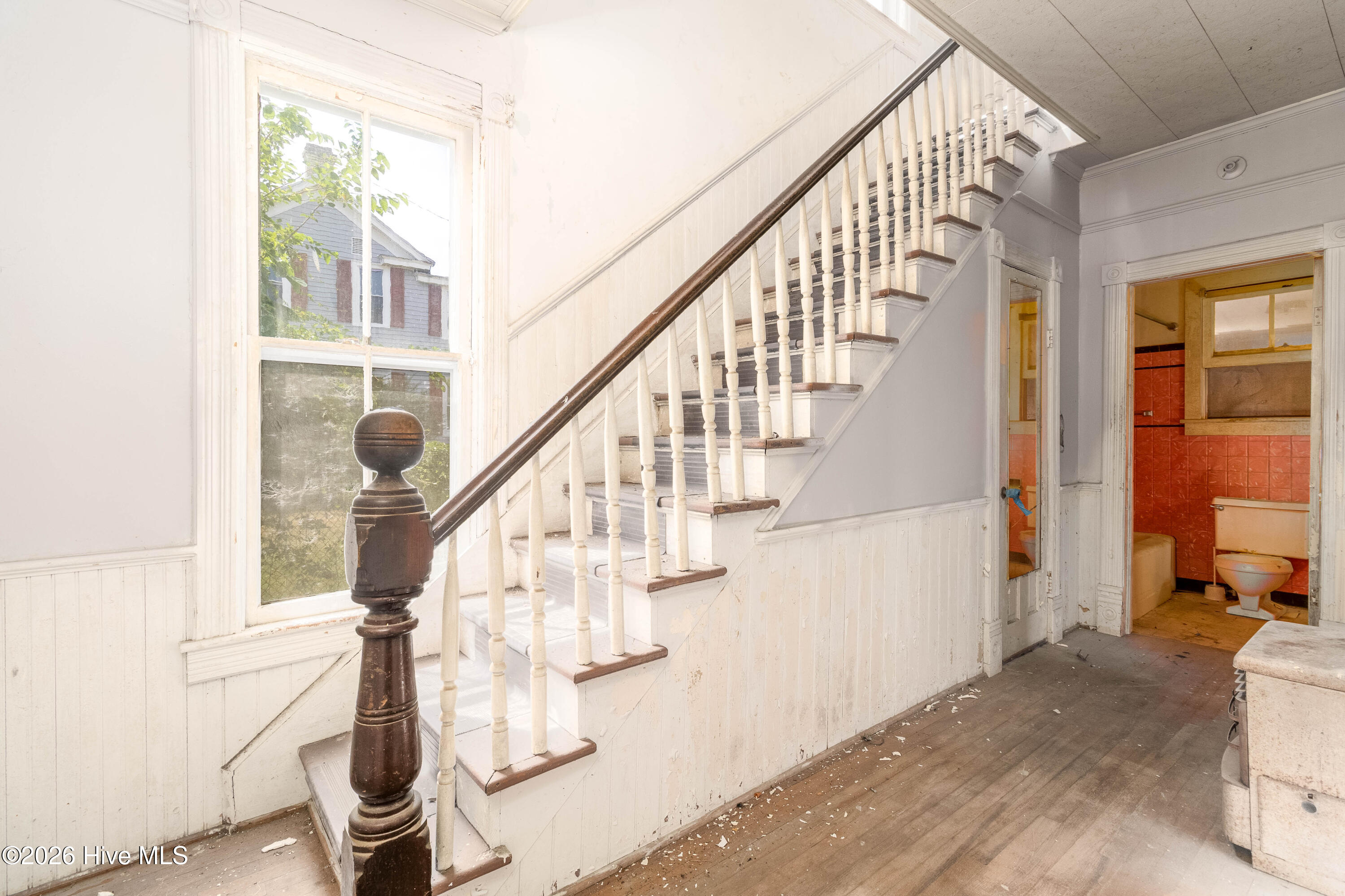217 E Gale Street Property Photo 6