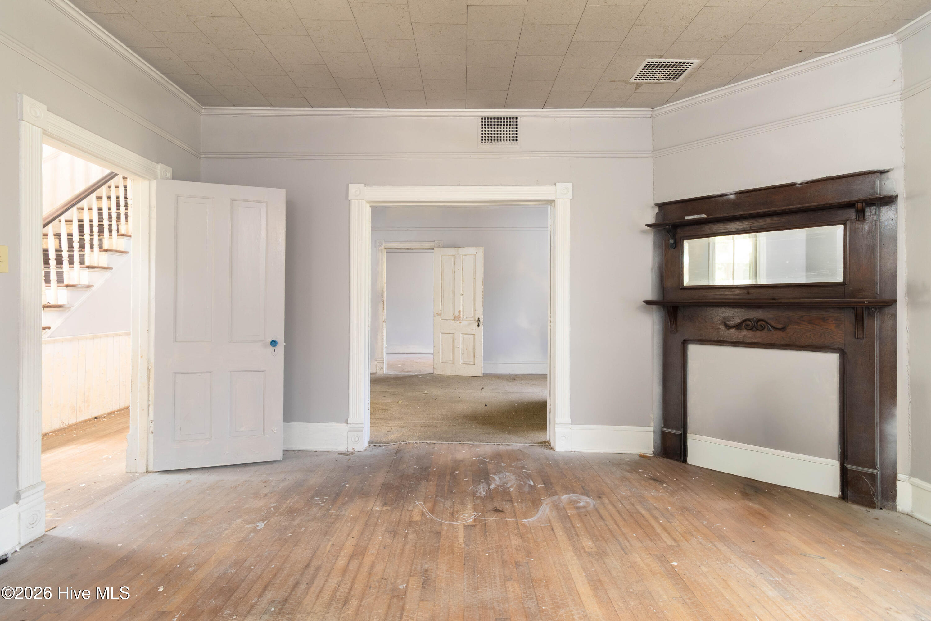 217 E Gale Street Property Photo 9