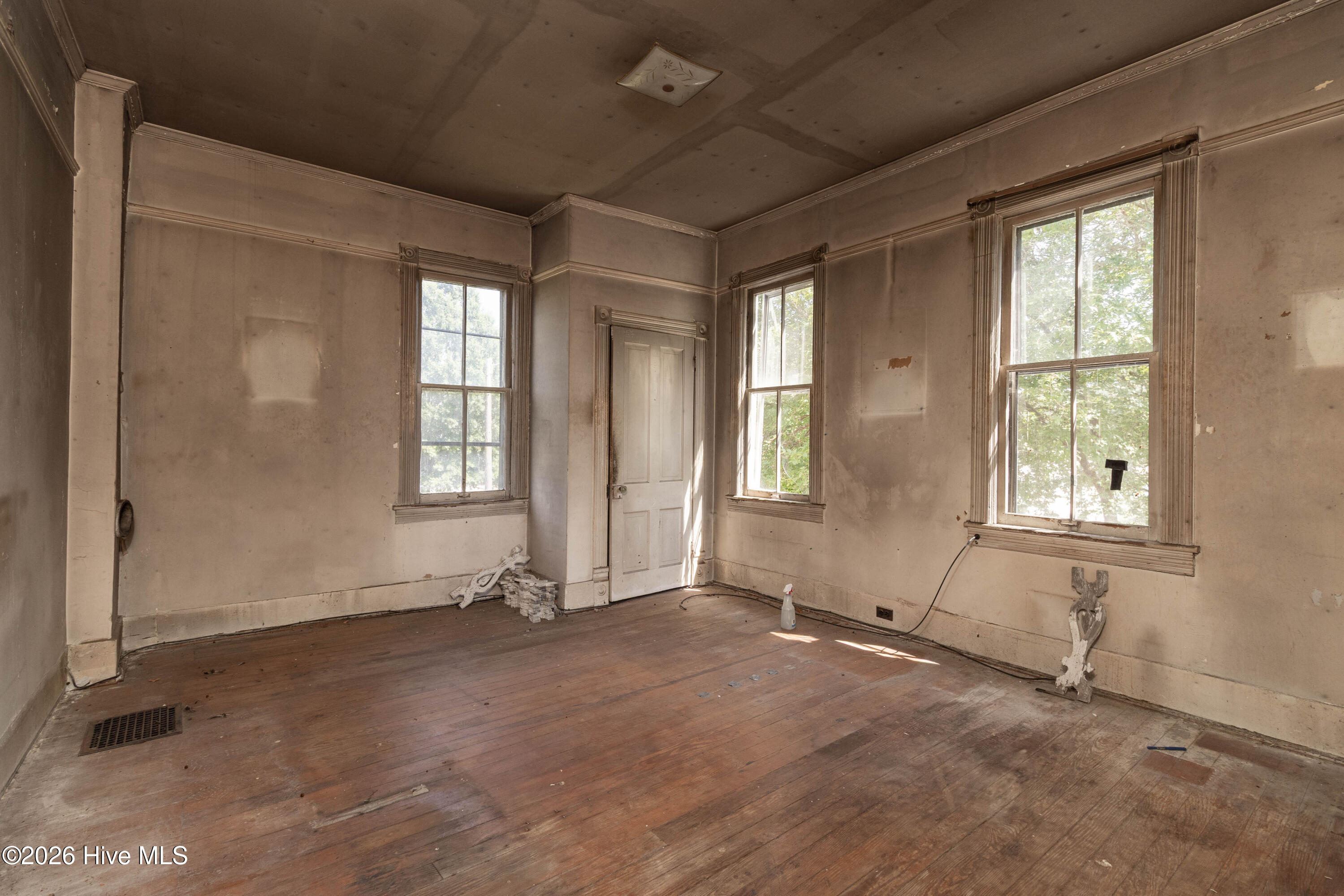 217 E Gale Street Property Photo 18