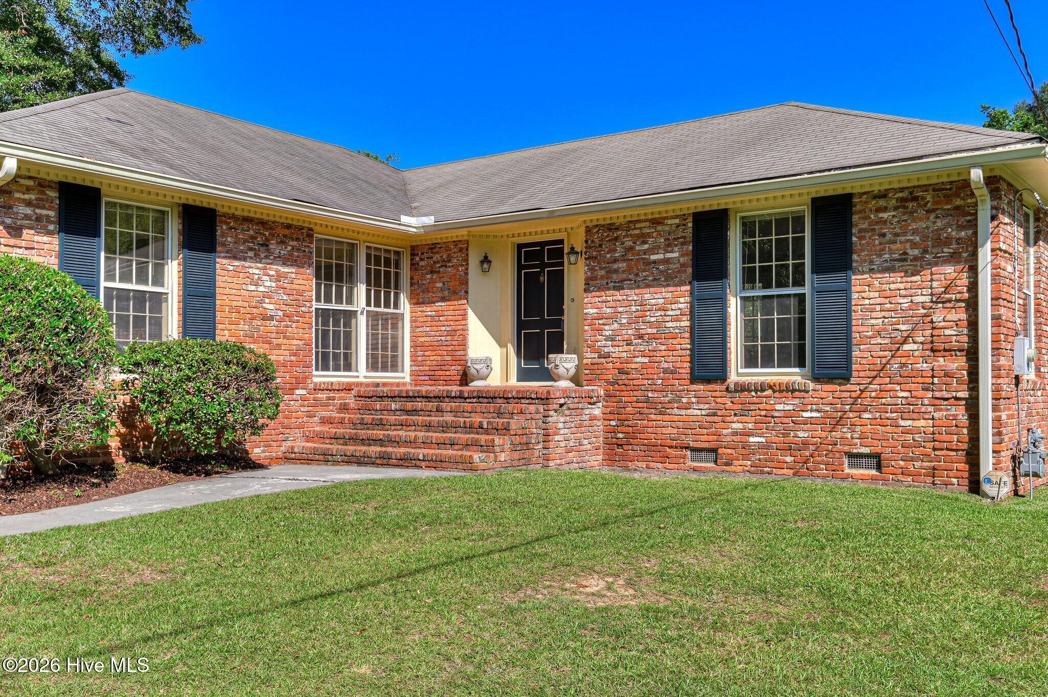 424 Sheffield Circle