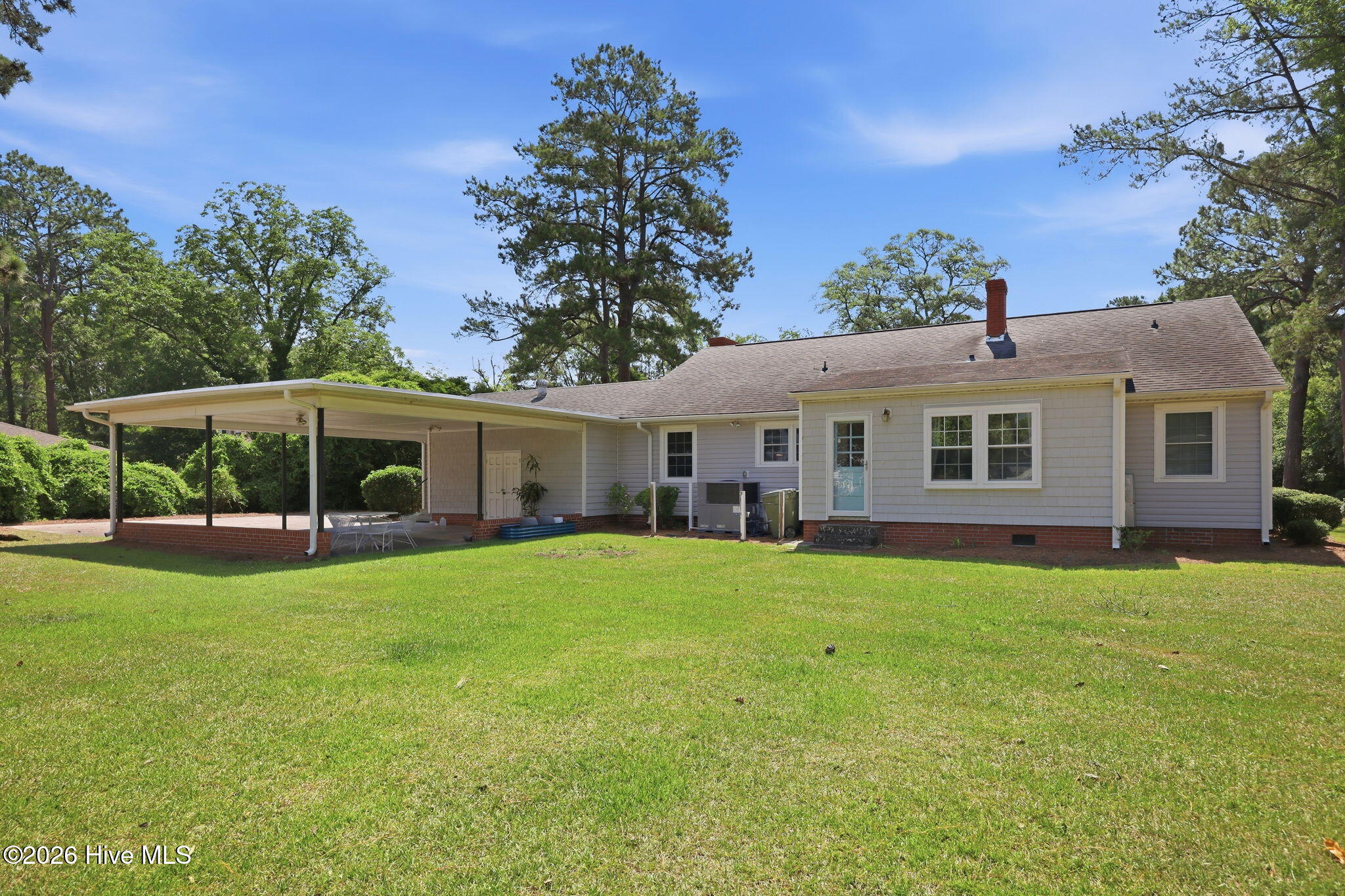 1306 Summit Avenue Property Photo 3