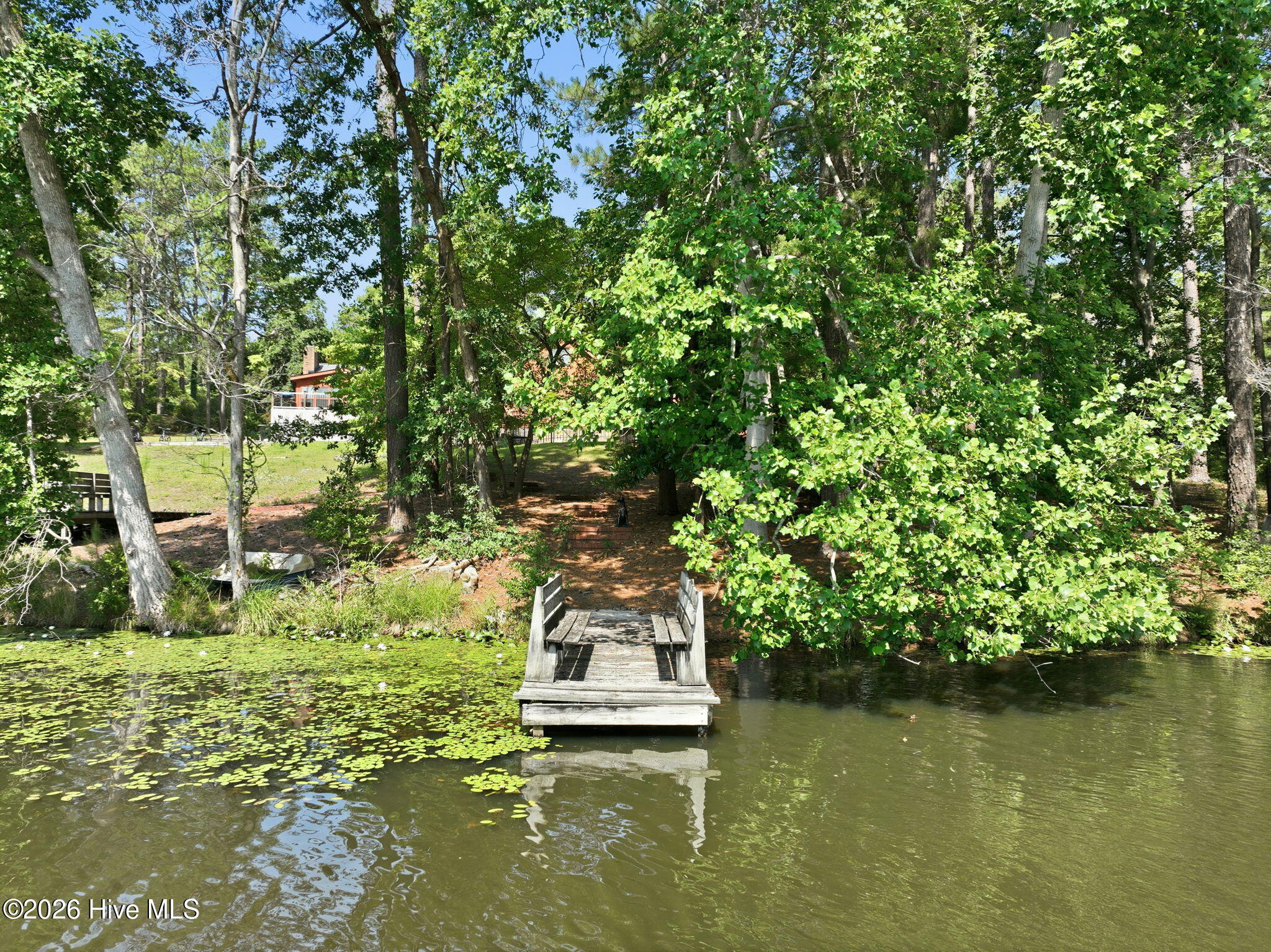 2107 Pinewood Terrace Property Photo 4