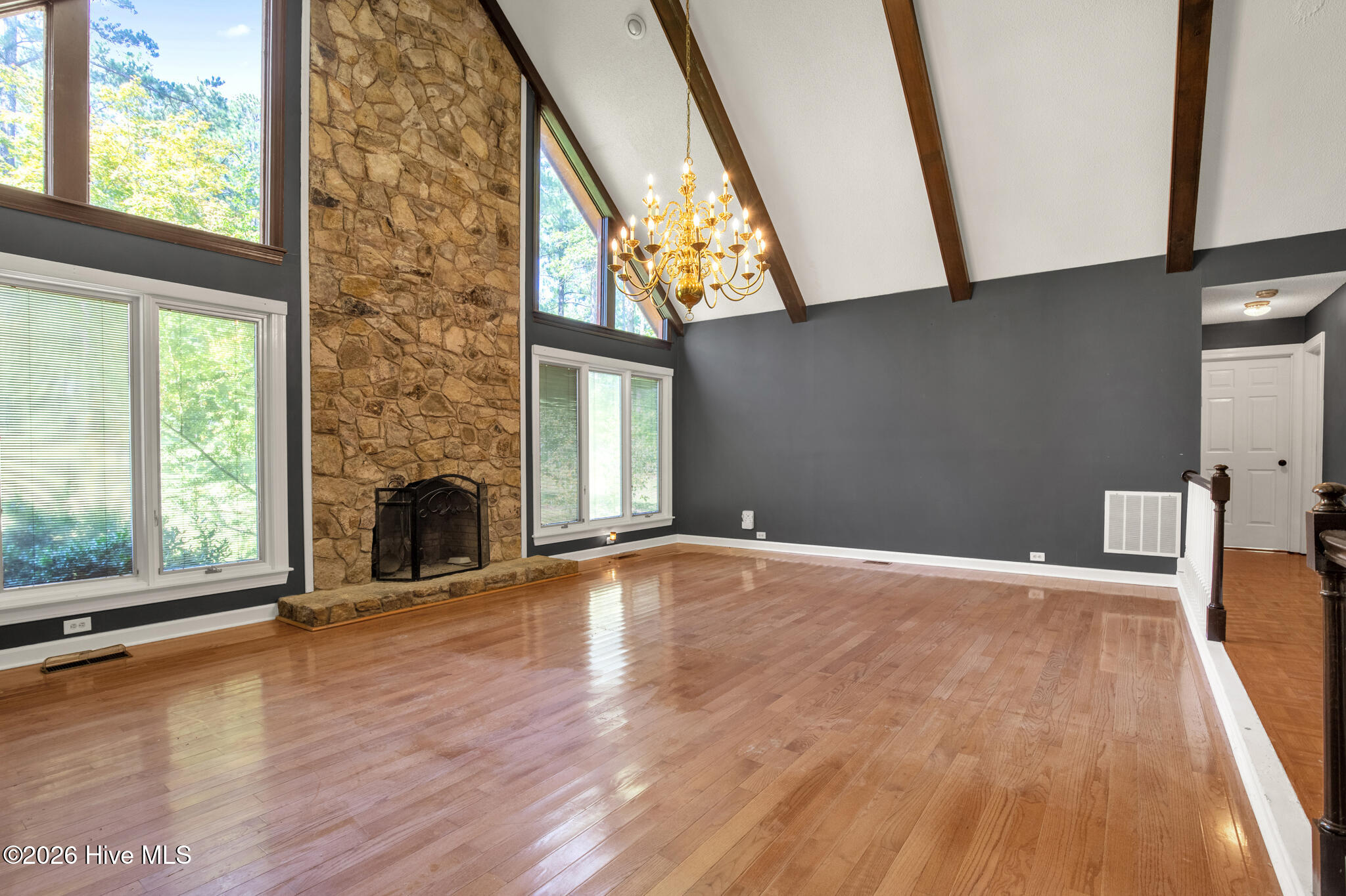 2107 Pinewood Terrace Property Photo 10