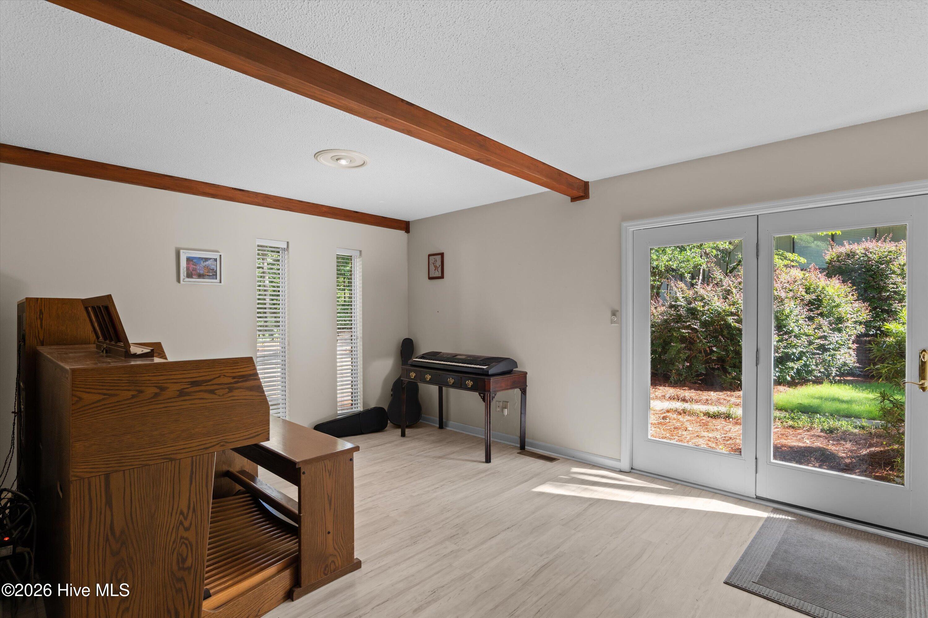1007 Tamarack Drive Property Photo 21