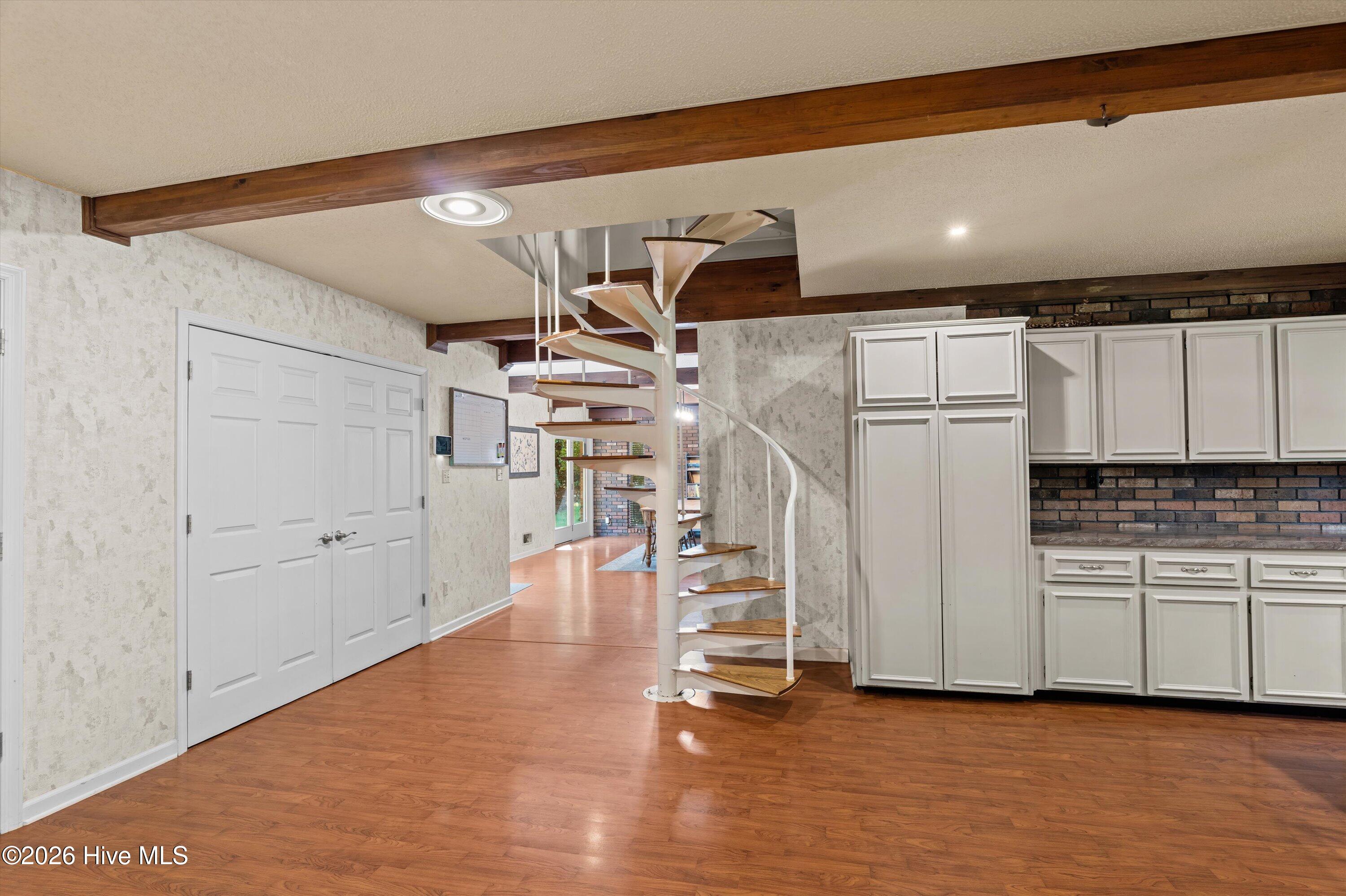 1007 Tamarack Drive Property Photo 26