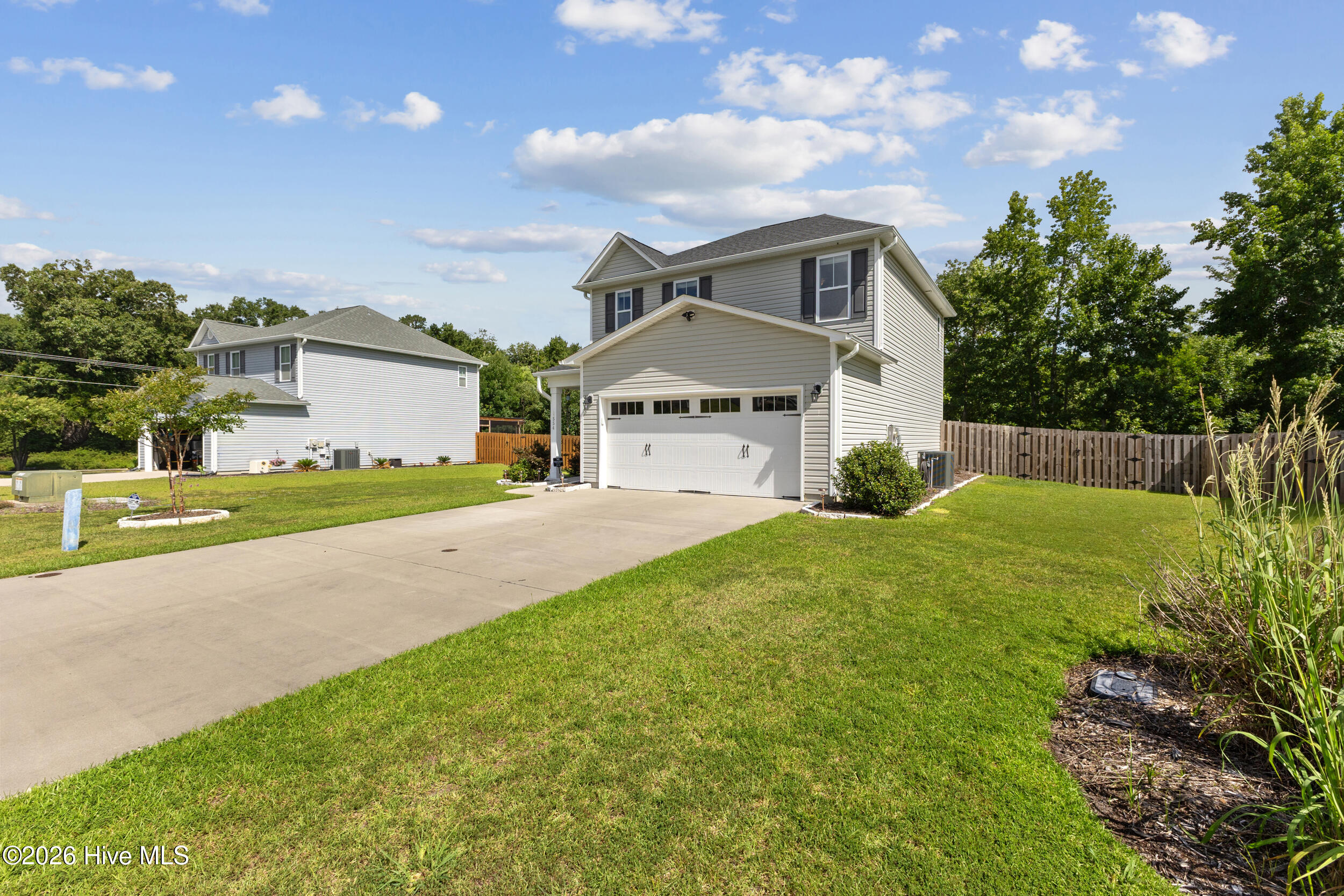 554 Avendale Drive Property Photo 3