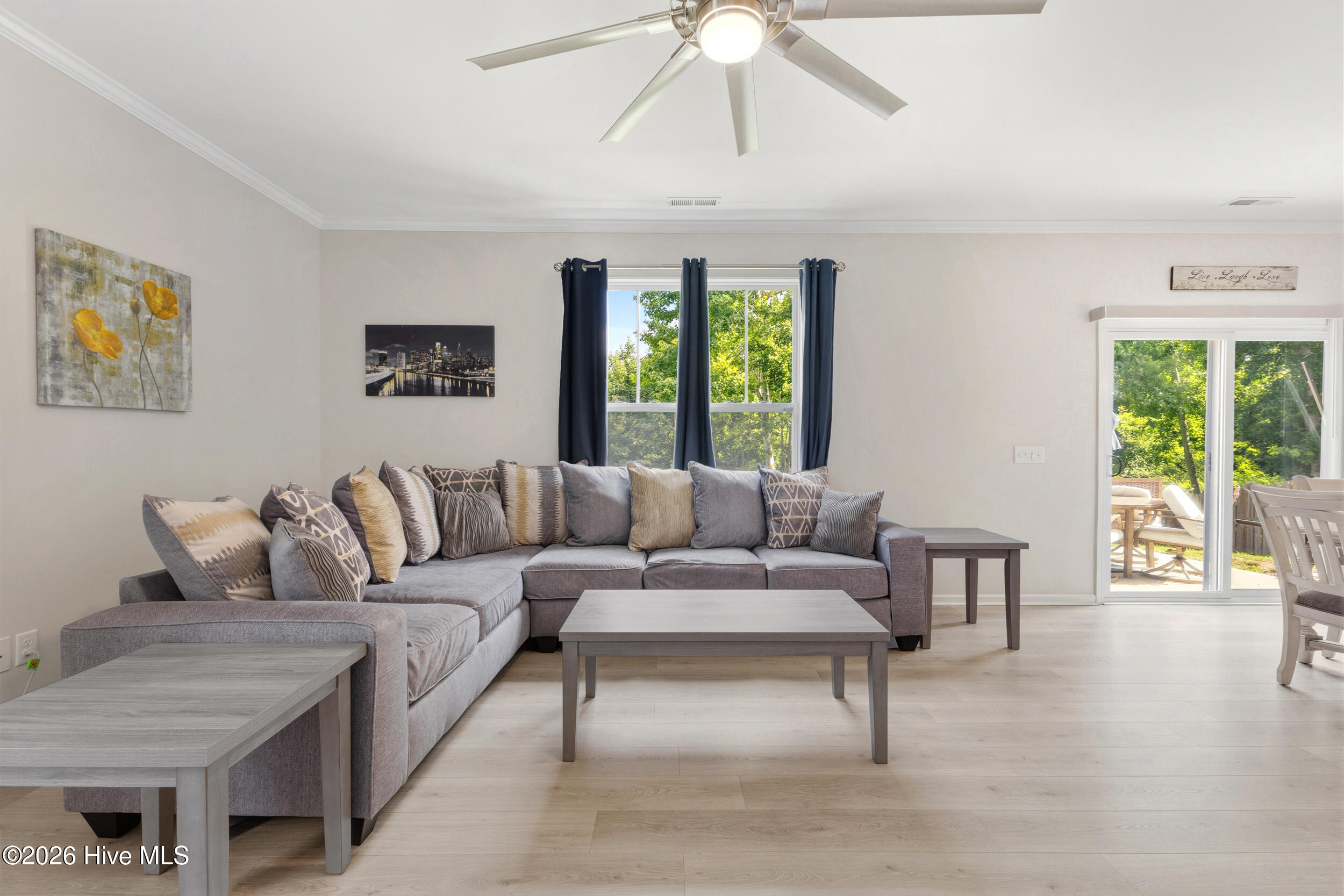 554 Avendale Drive Property Photo 8
