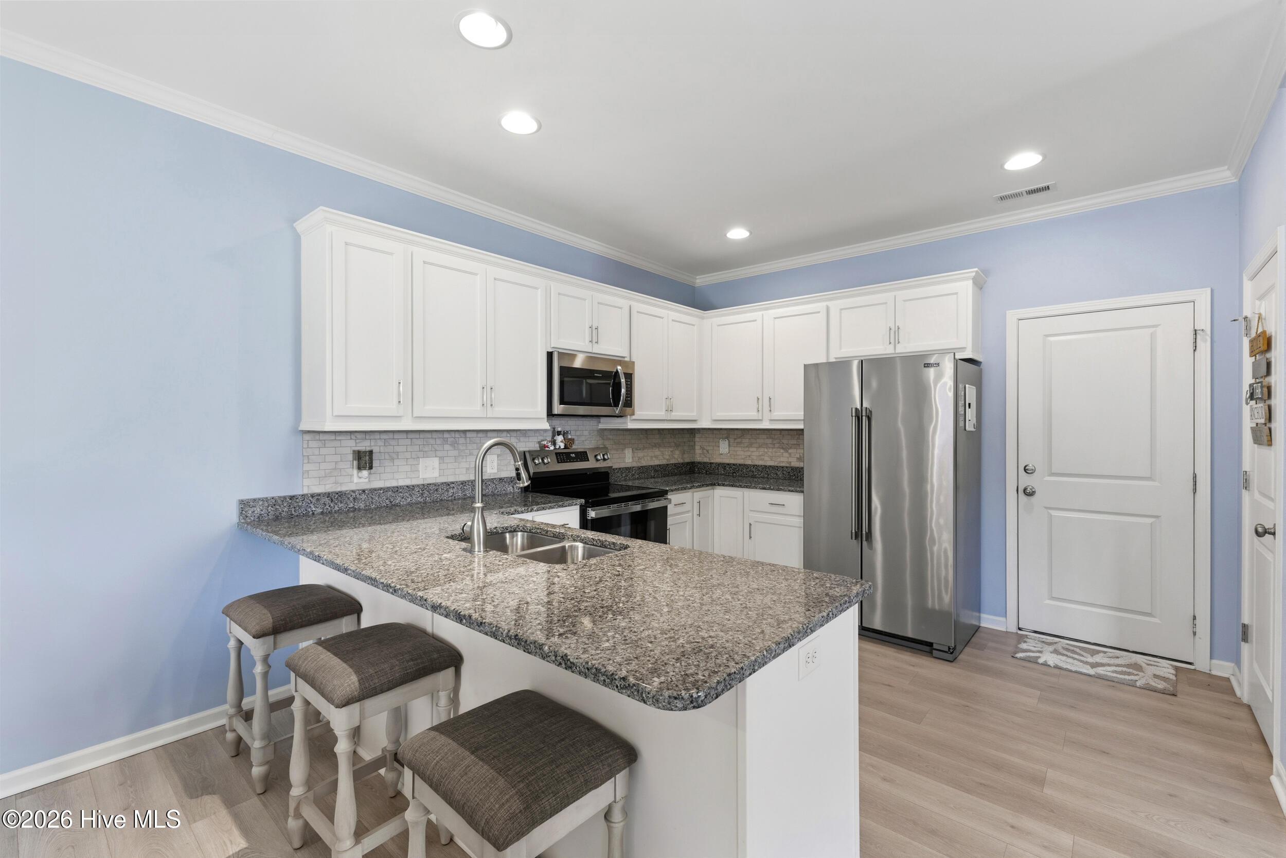 554 Avendale Drive Property Photo 12