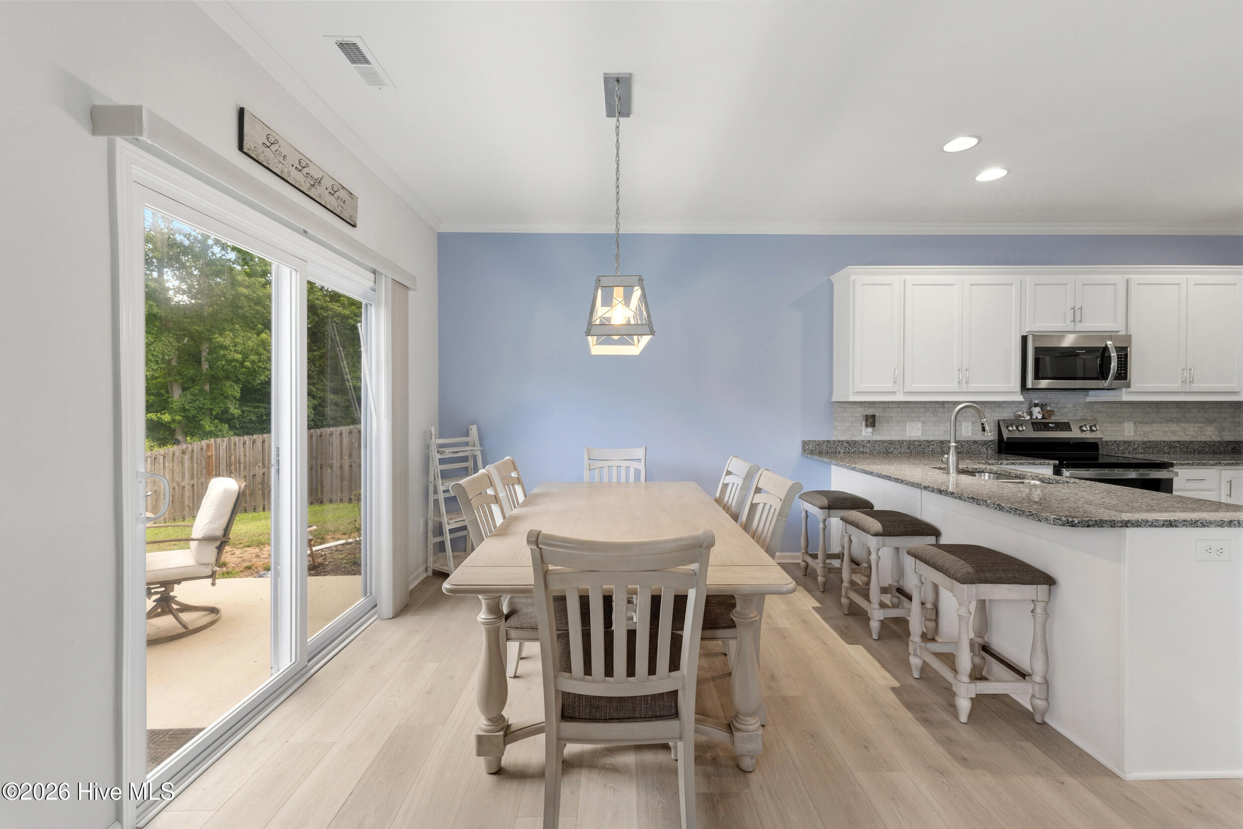 554 Avendale Drive Property Photo 15