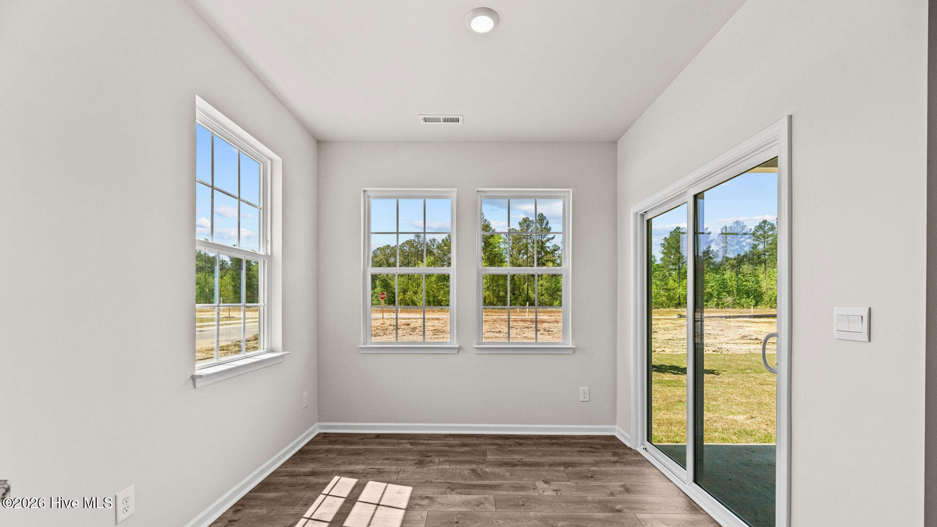 424 Conifer Street Property Photo 6