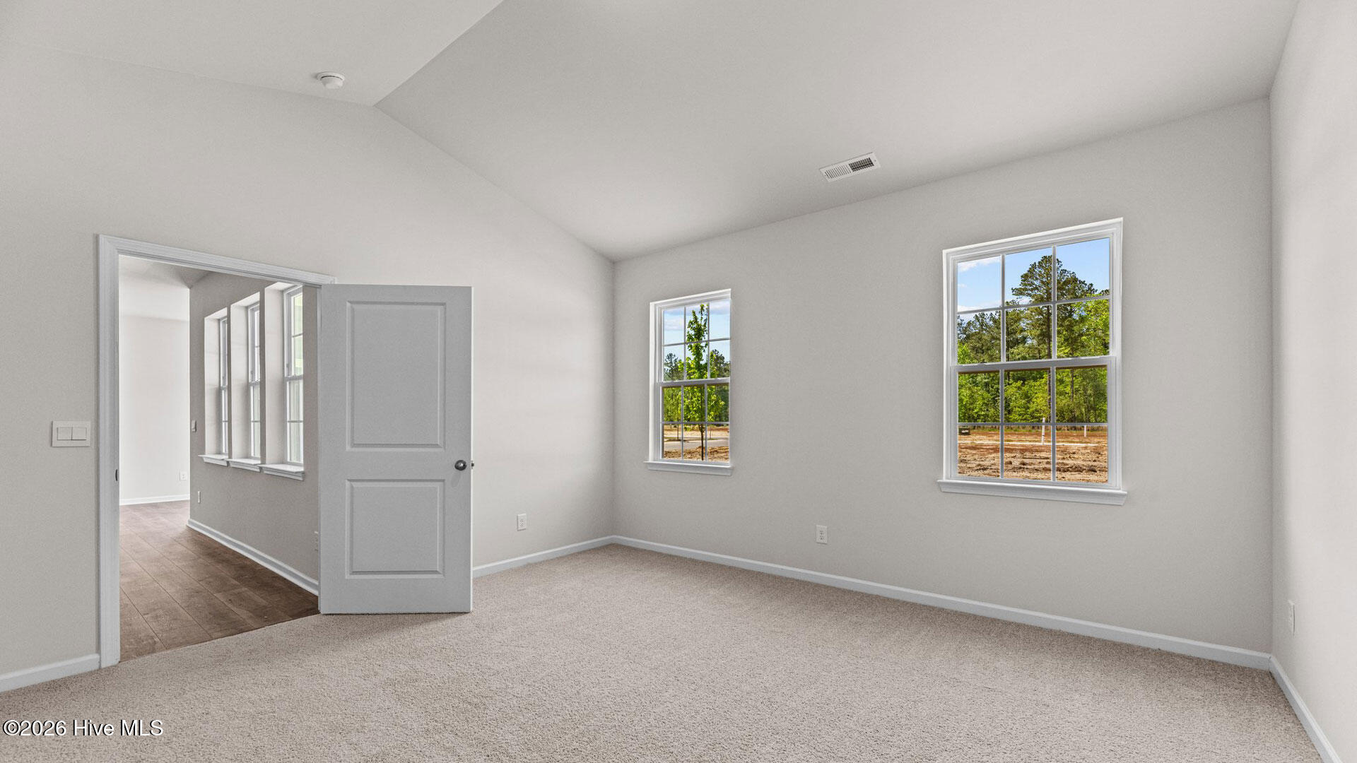 424 Conifer Street Property Photo 10