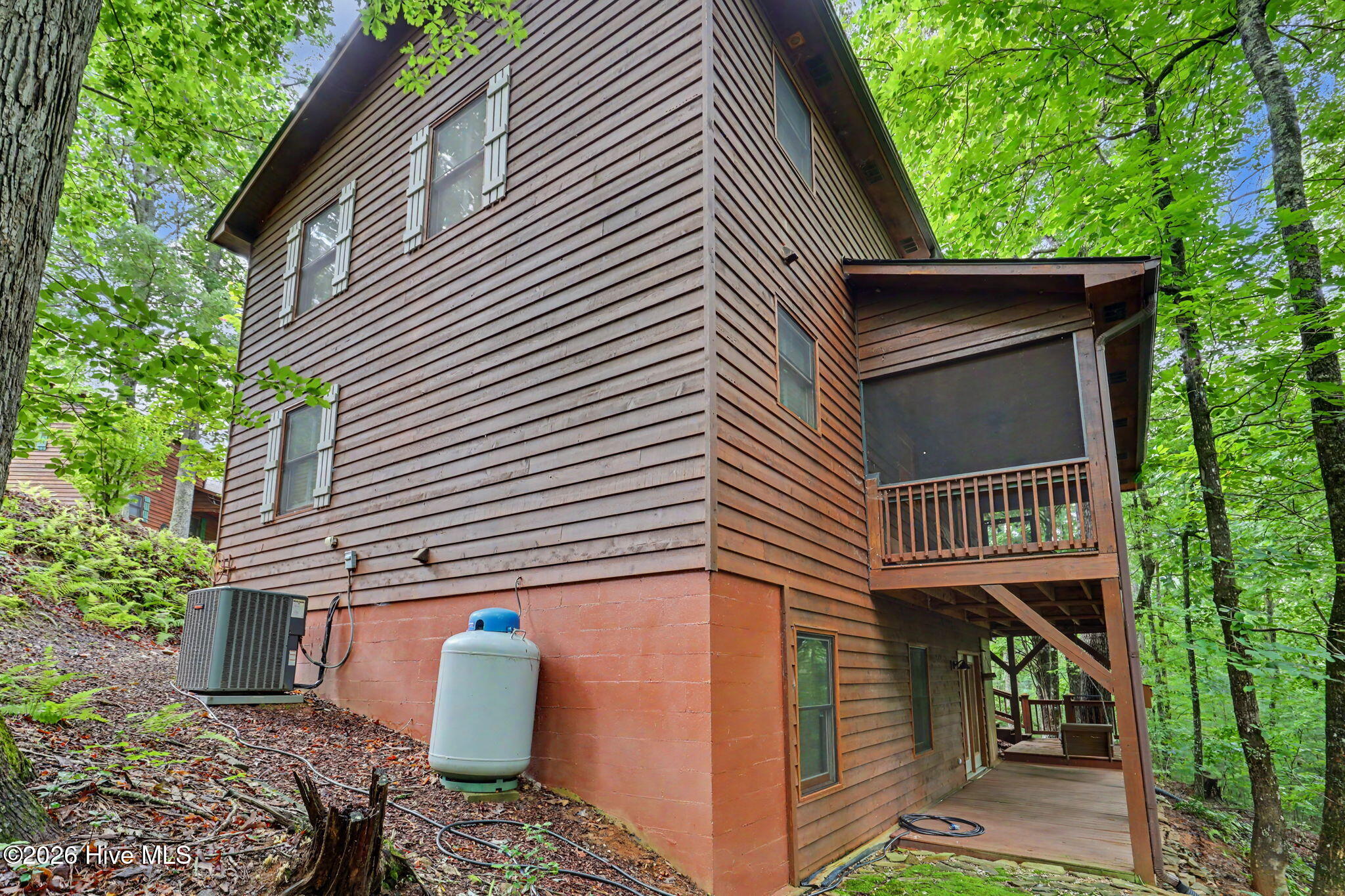 71 Lawrence Drive Property Photo 3
