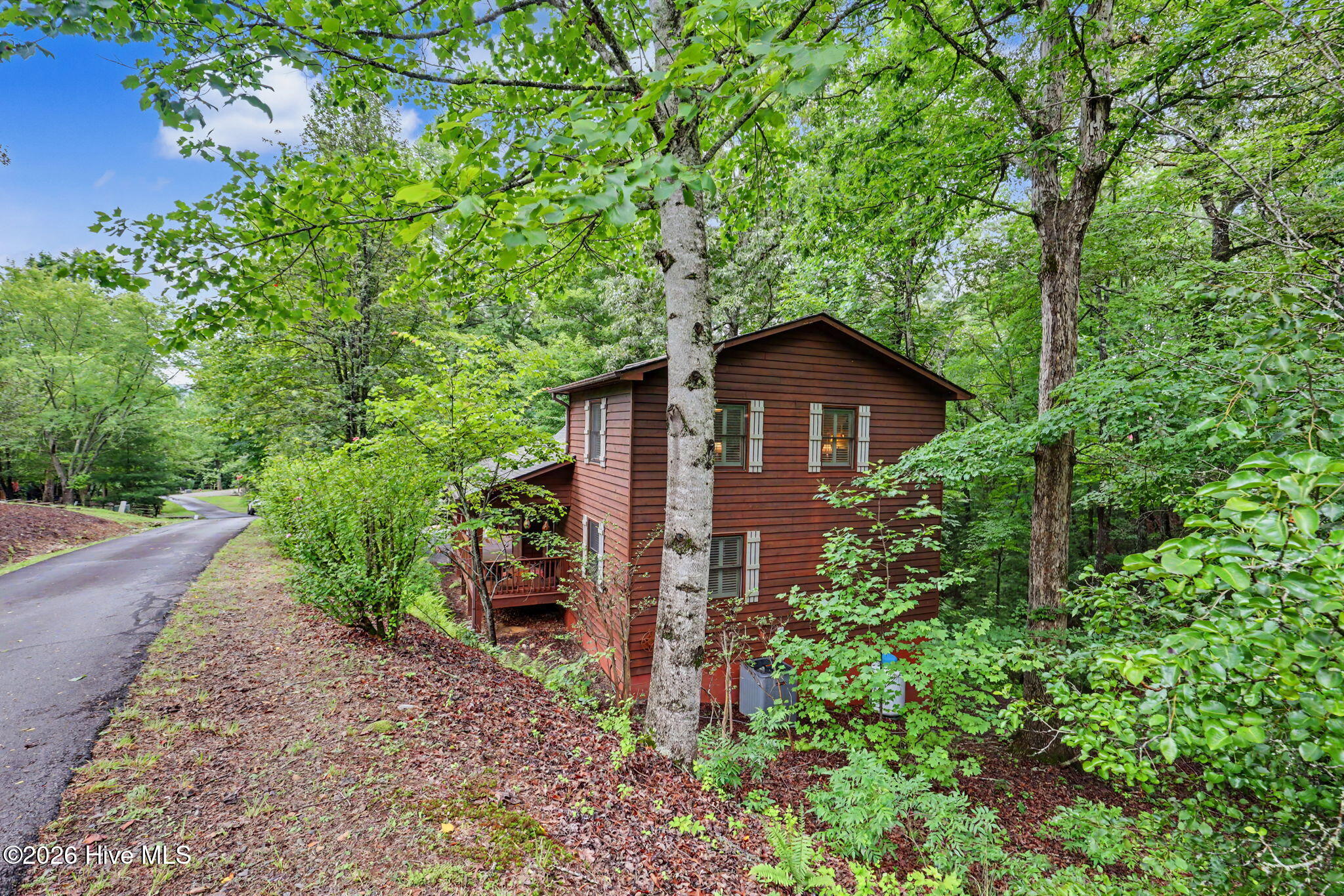 71 Lawrence Drive Property Photo 10