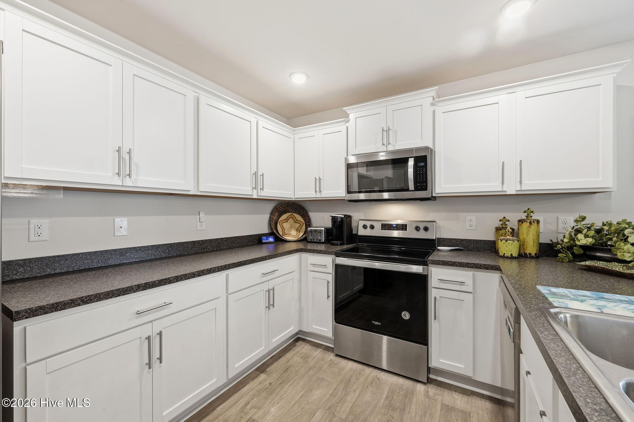 102 Jessica Court Property Photo 4