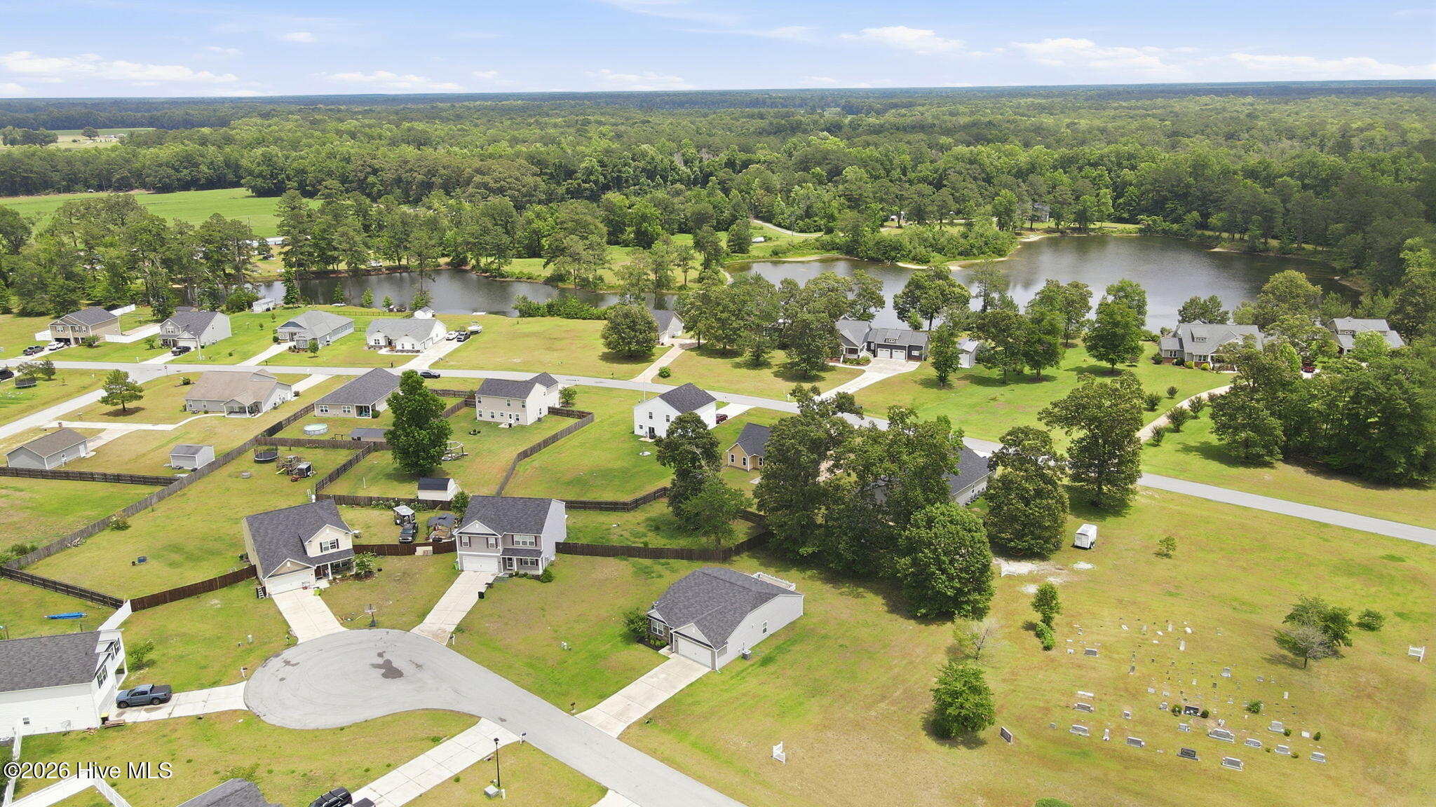 102 Jessica Court Property Photo 33