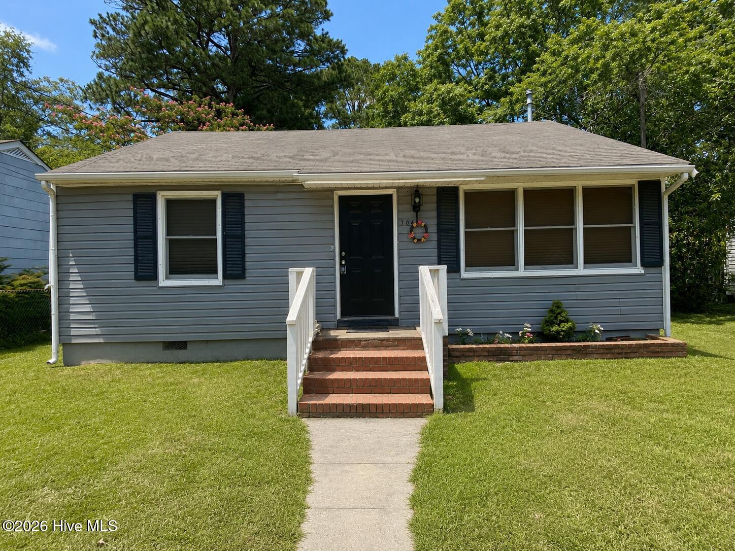 704 Dixon Street Property Photo 1