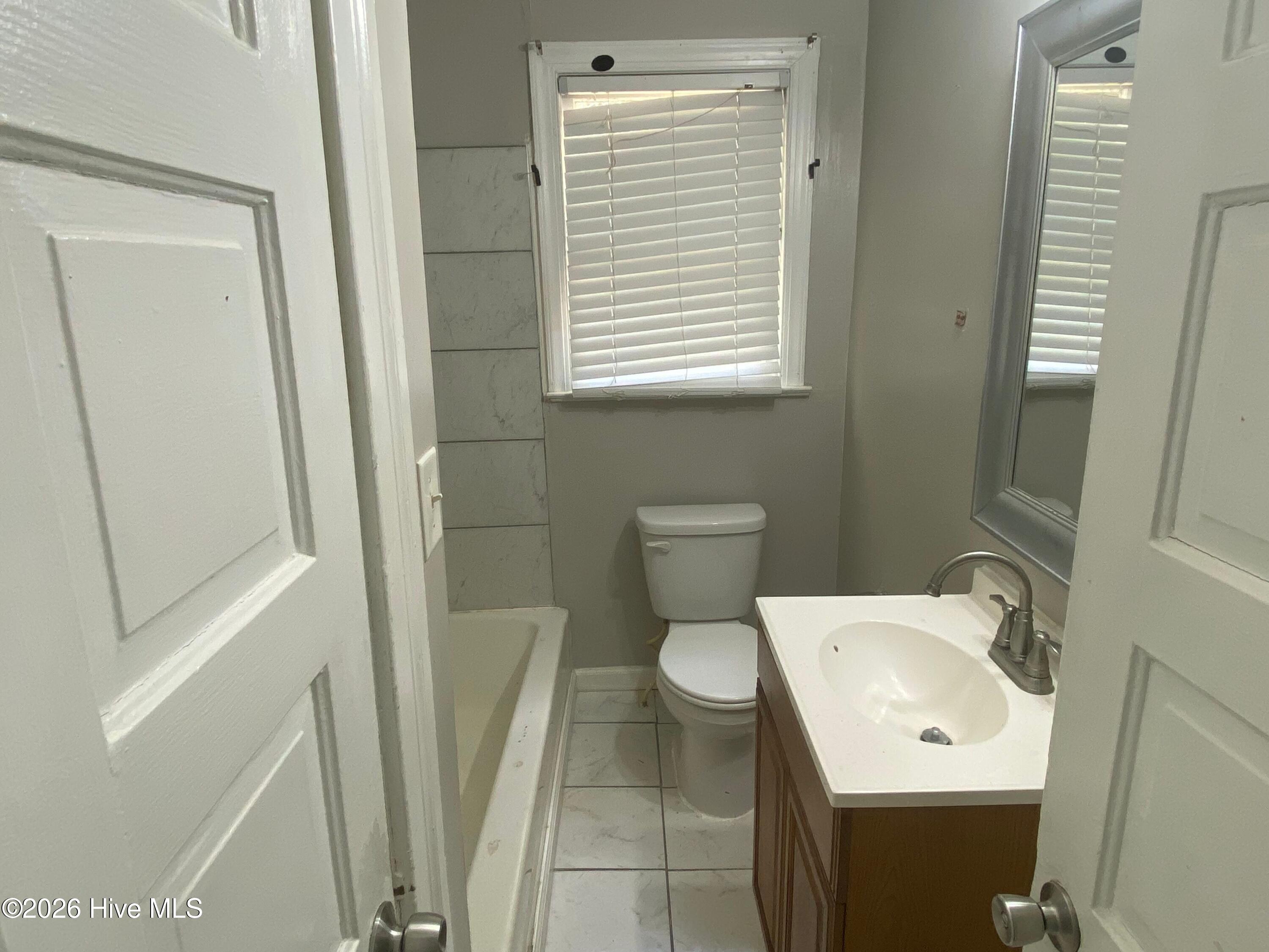 704 Dixon Street Property Photo 10