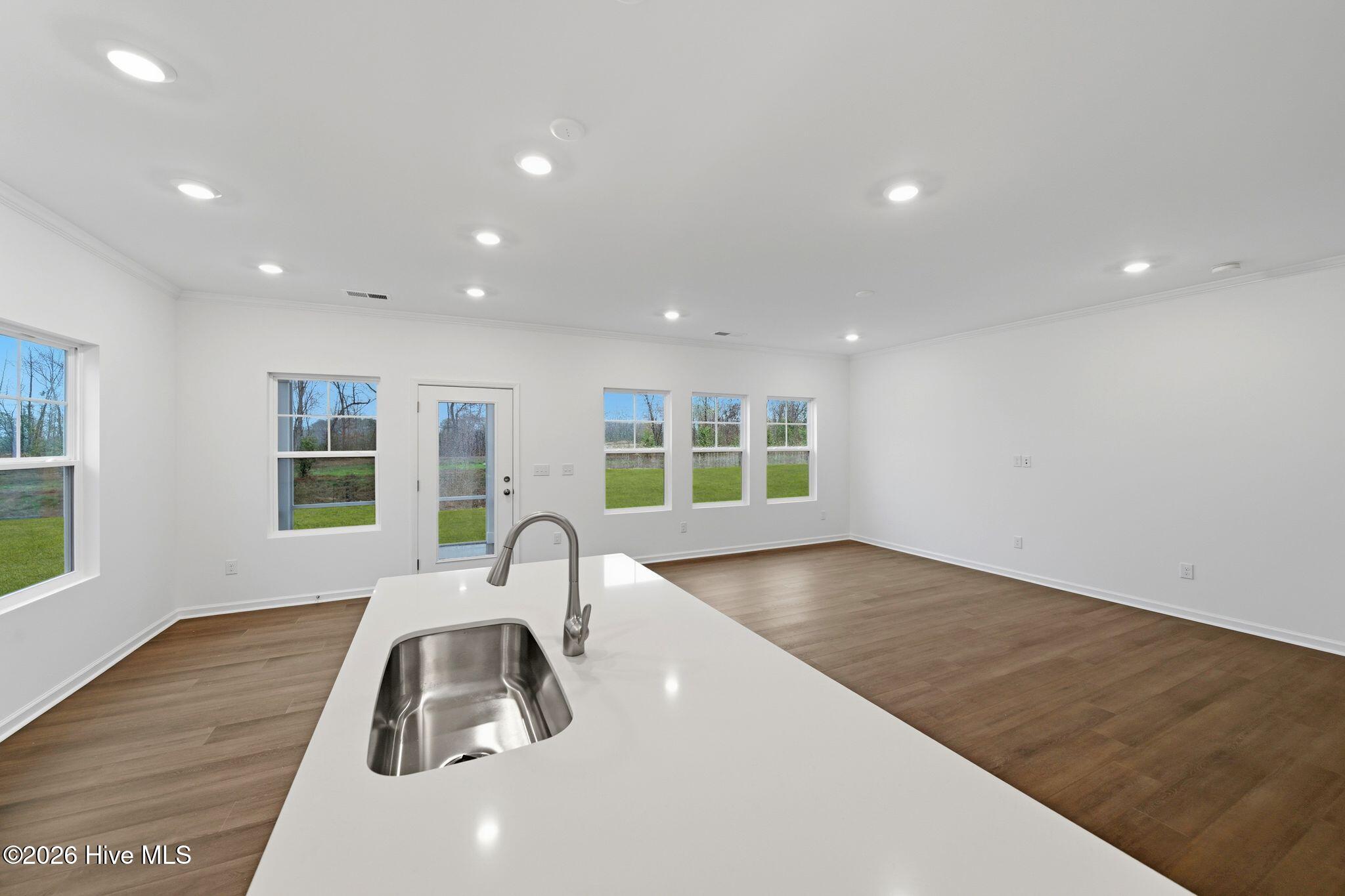 5912 Mill Stone Way W Property Photo 6