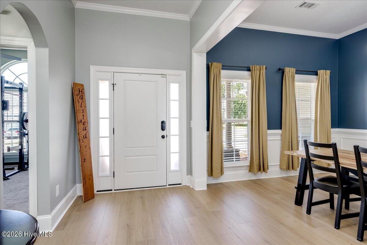 2096 Fordham Drive Property Photo 2