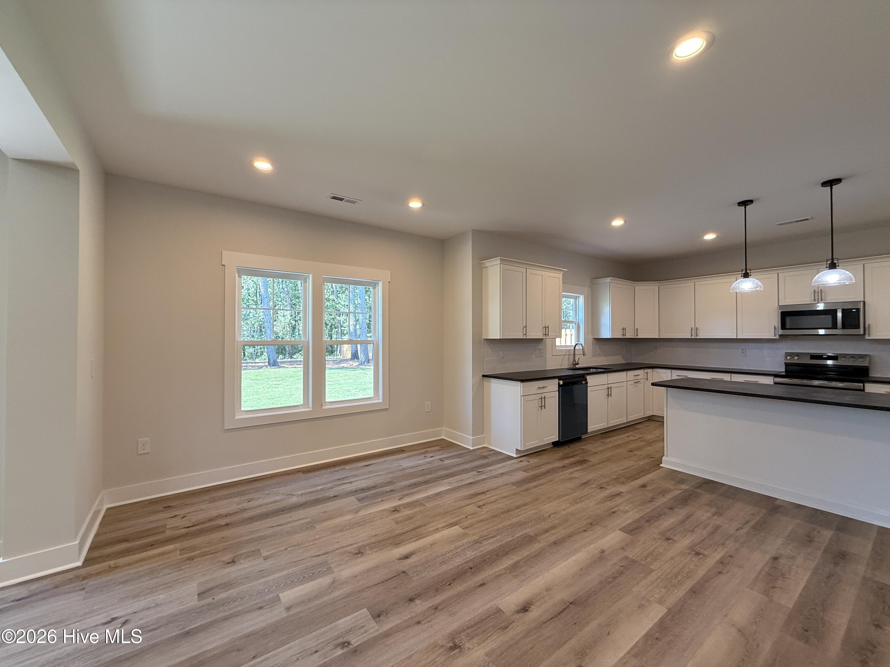297 Elijah Way Property Photo 11