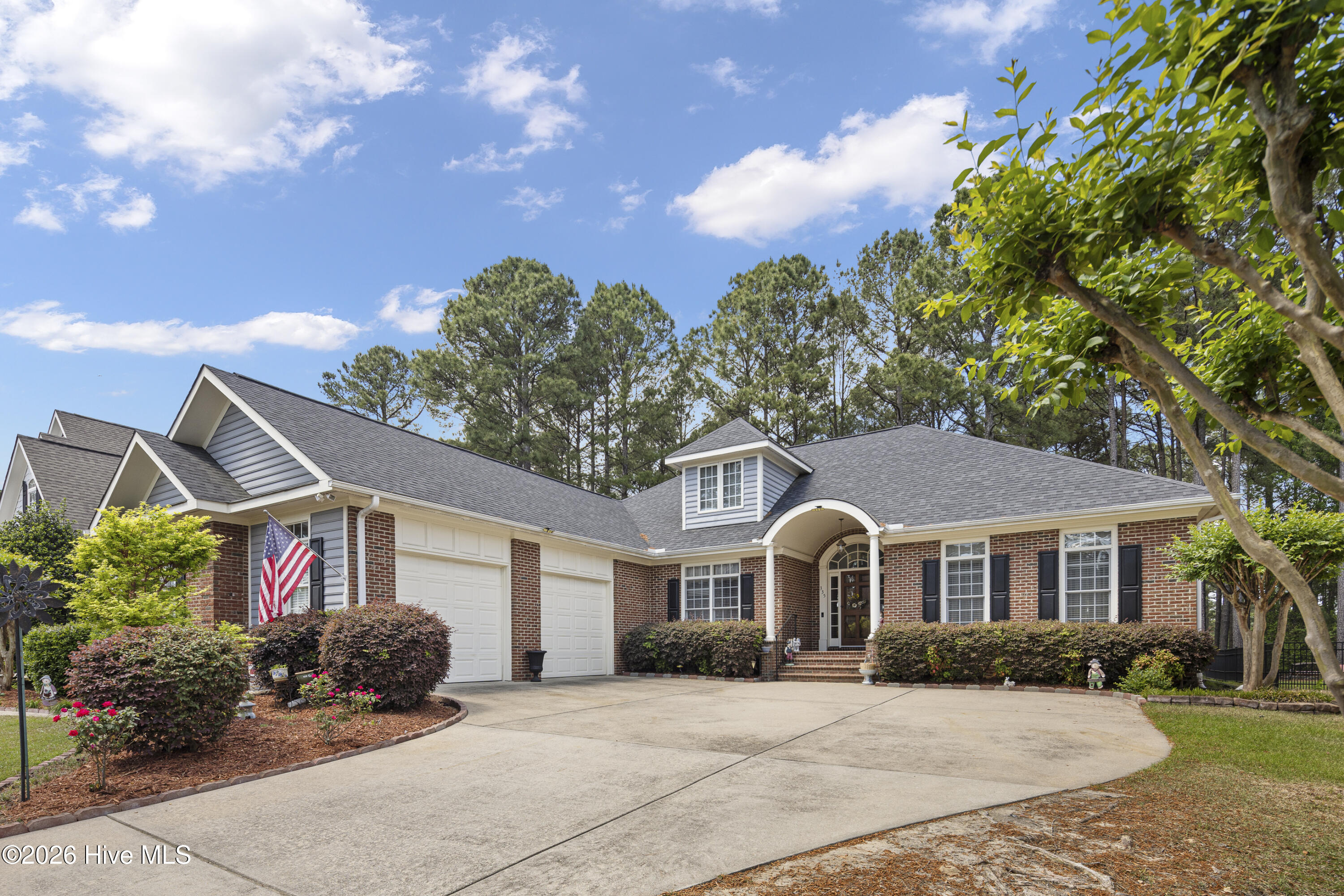 335 Whispering Pines Drive Property Photo 6