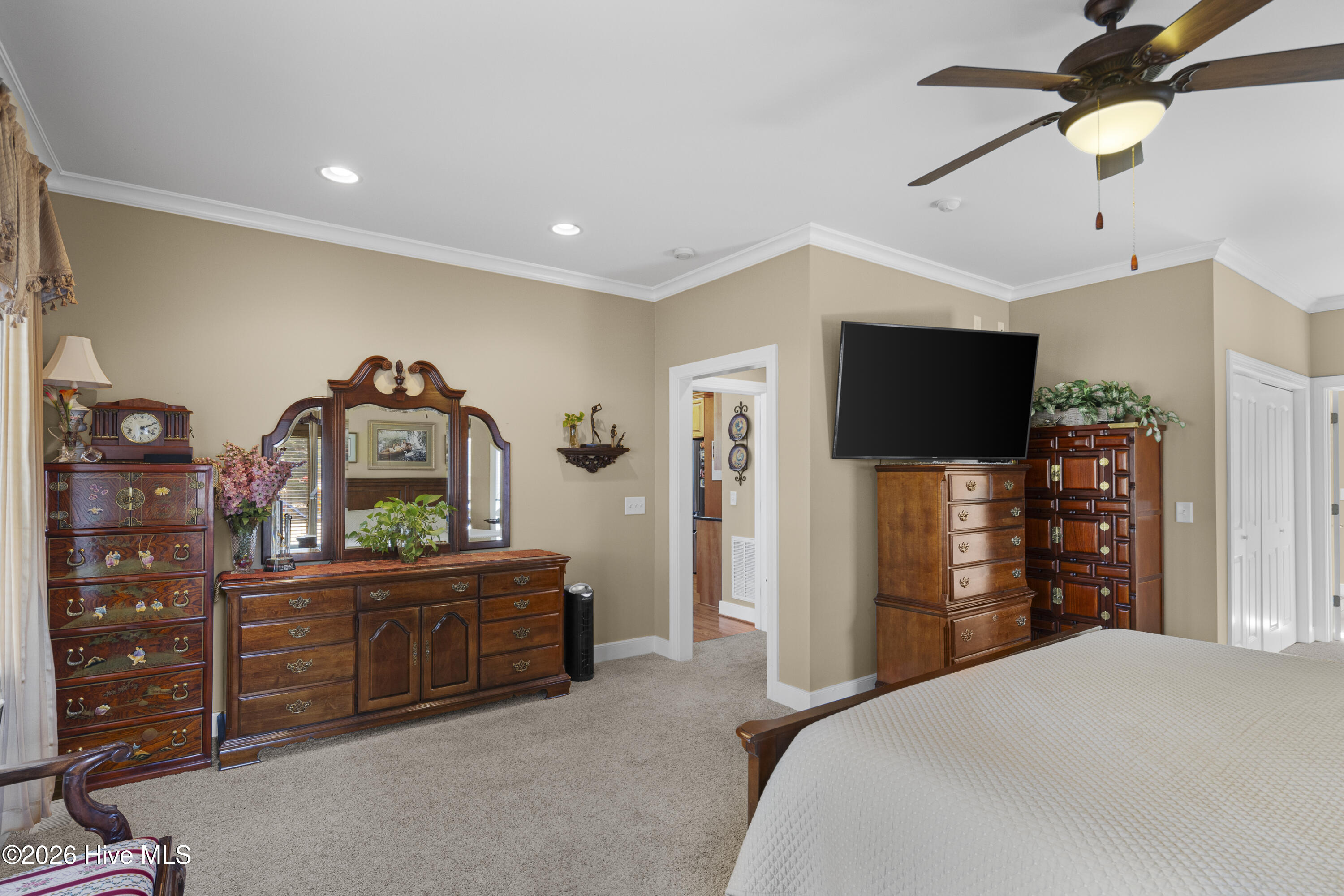 335 Whispering Pines Drive Property Photo 26