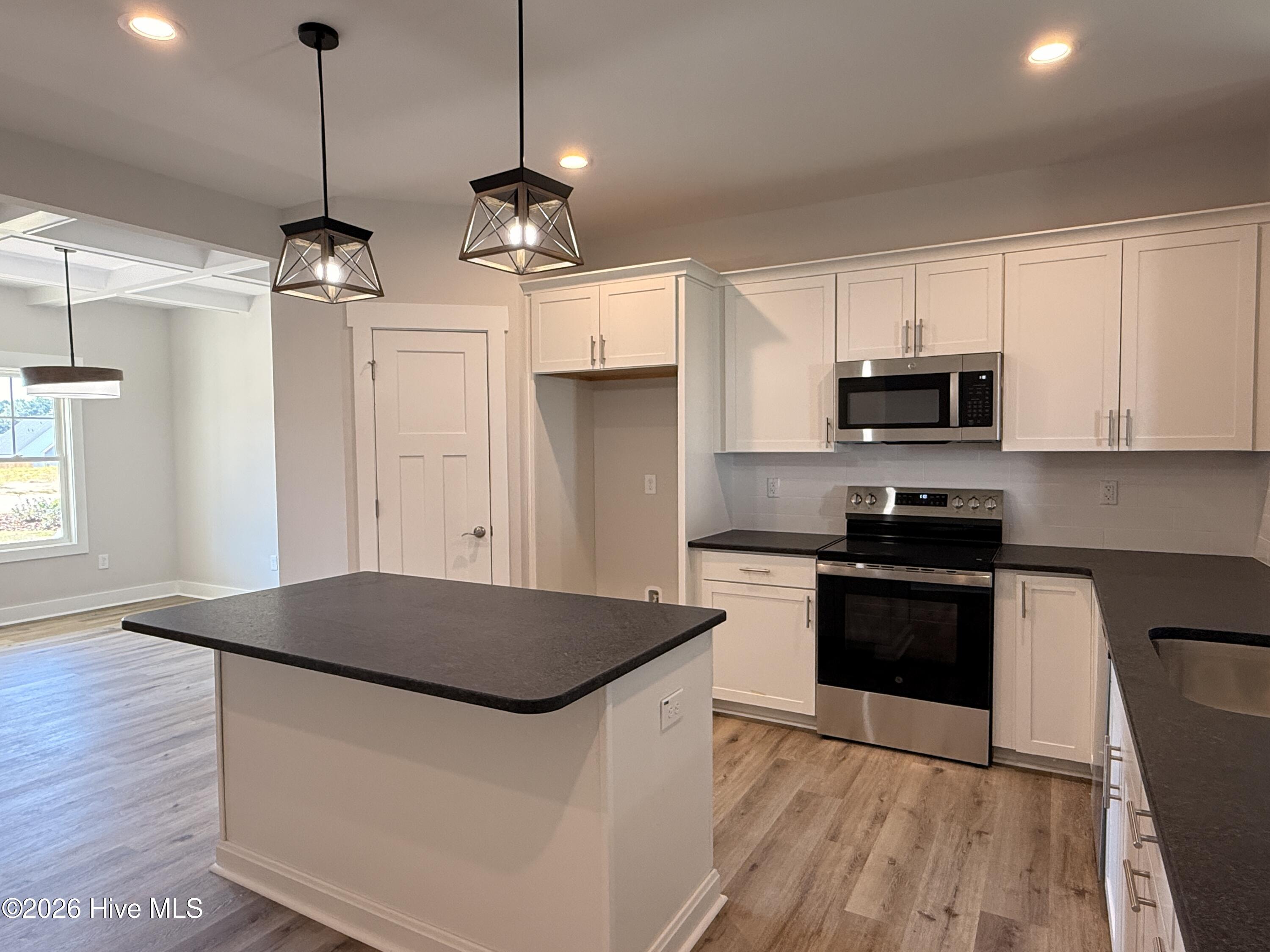 163 Michter Street Property Photo 8