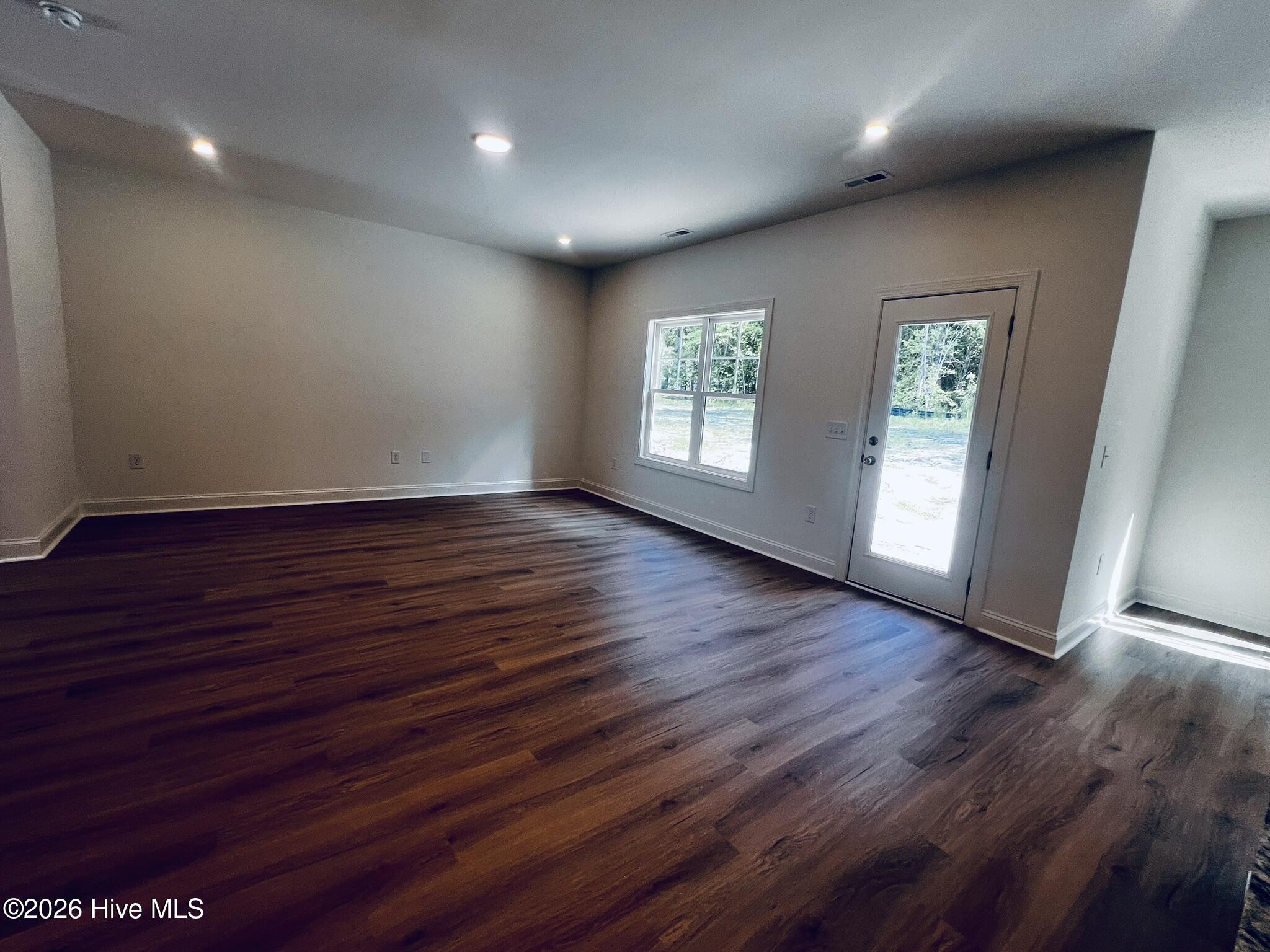 553 Bartley Street Property Photo 3