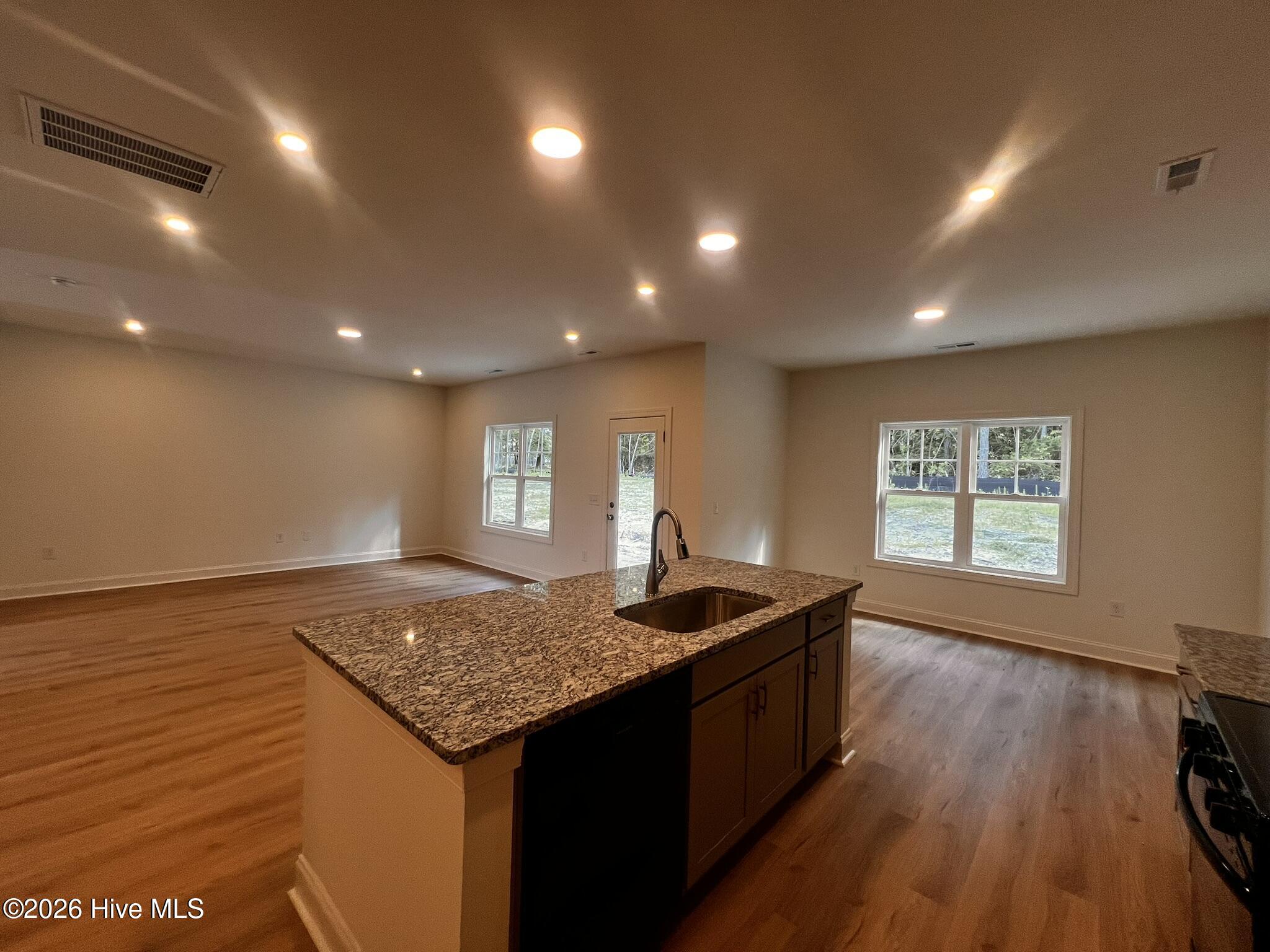 553 Bartley Street Property Photo 4