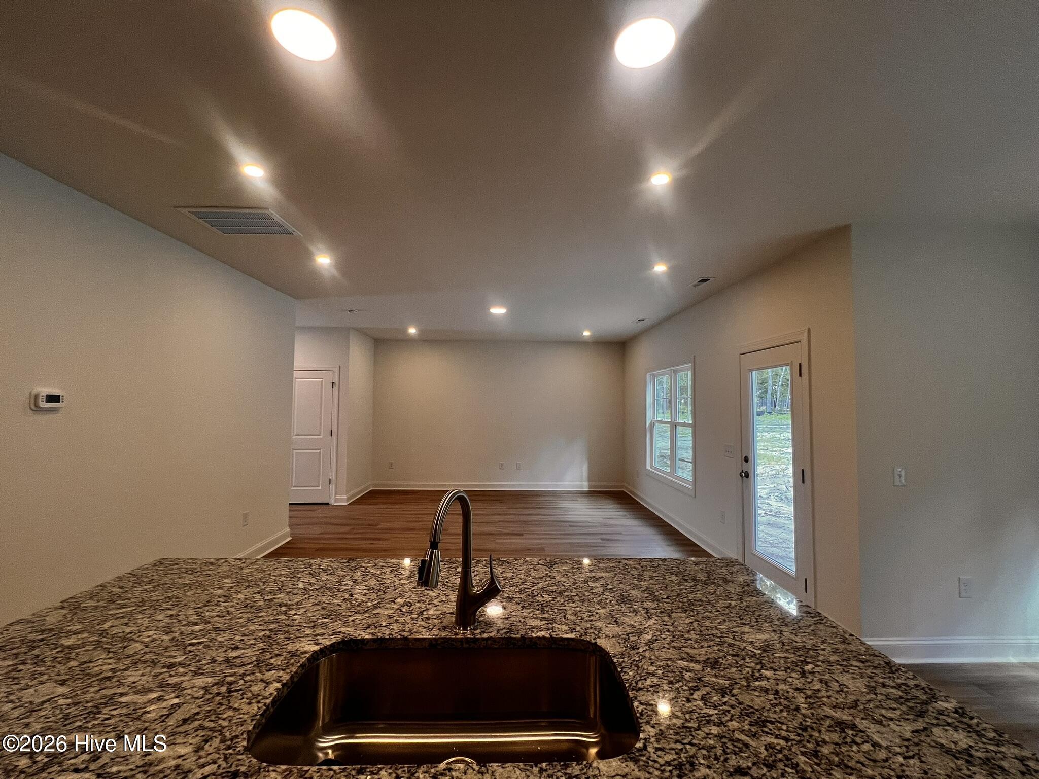 553 Bartley Street Property Photo 7