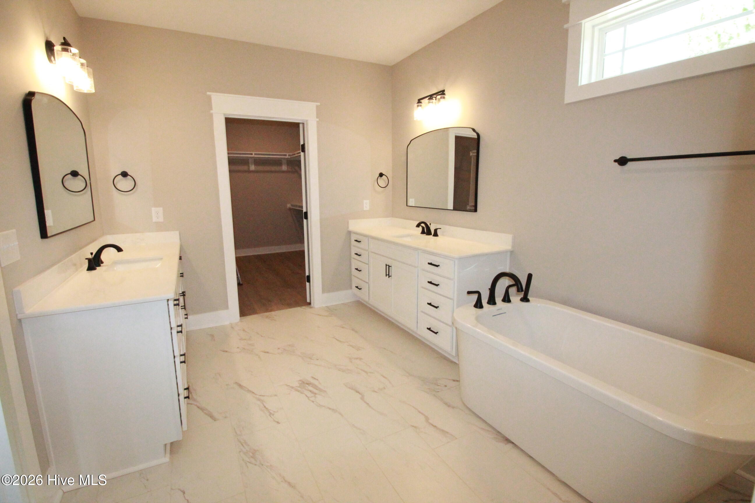 110 Lawrence Overlook Property Photo 15