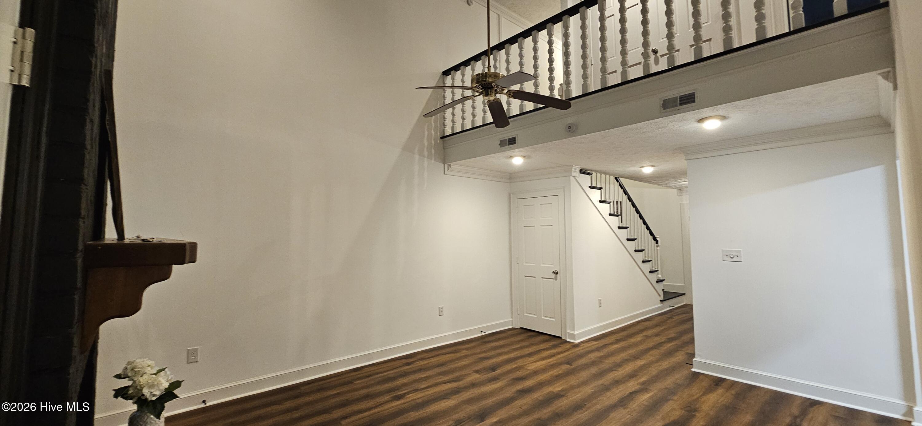 407 W College Street A Property Photo 11
