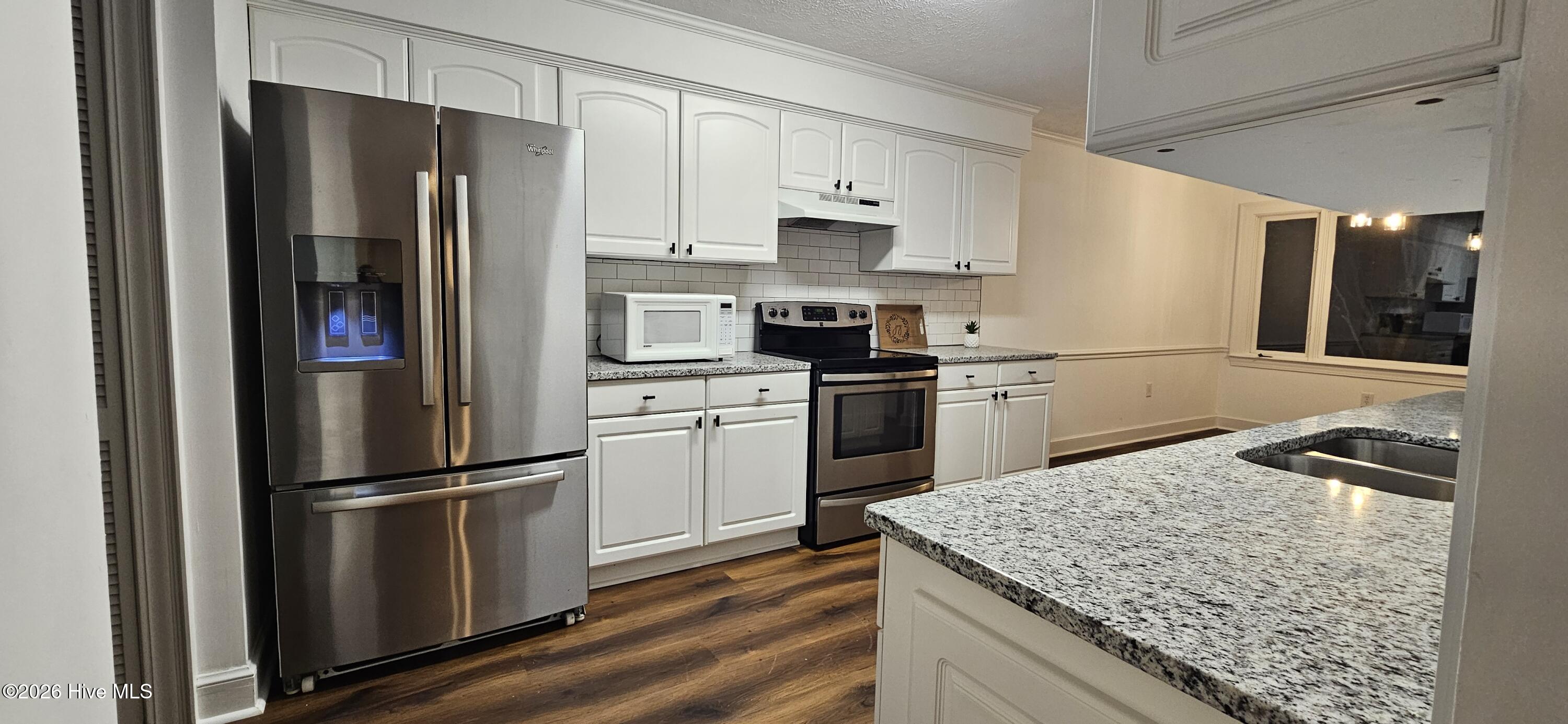 407 W College Street A Property Photo 13