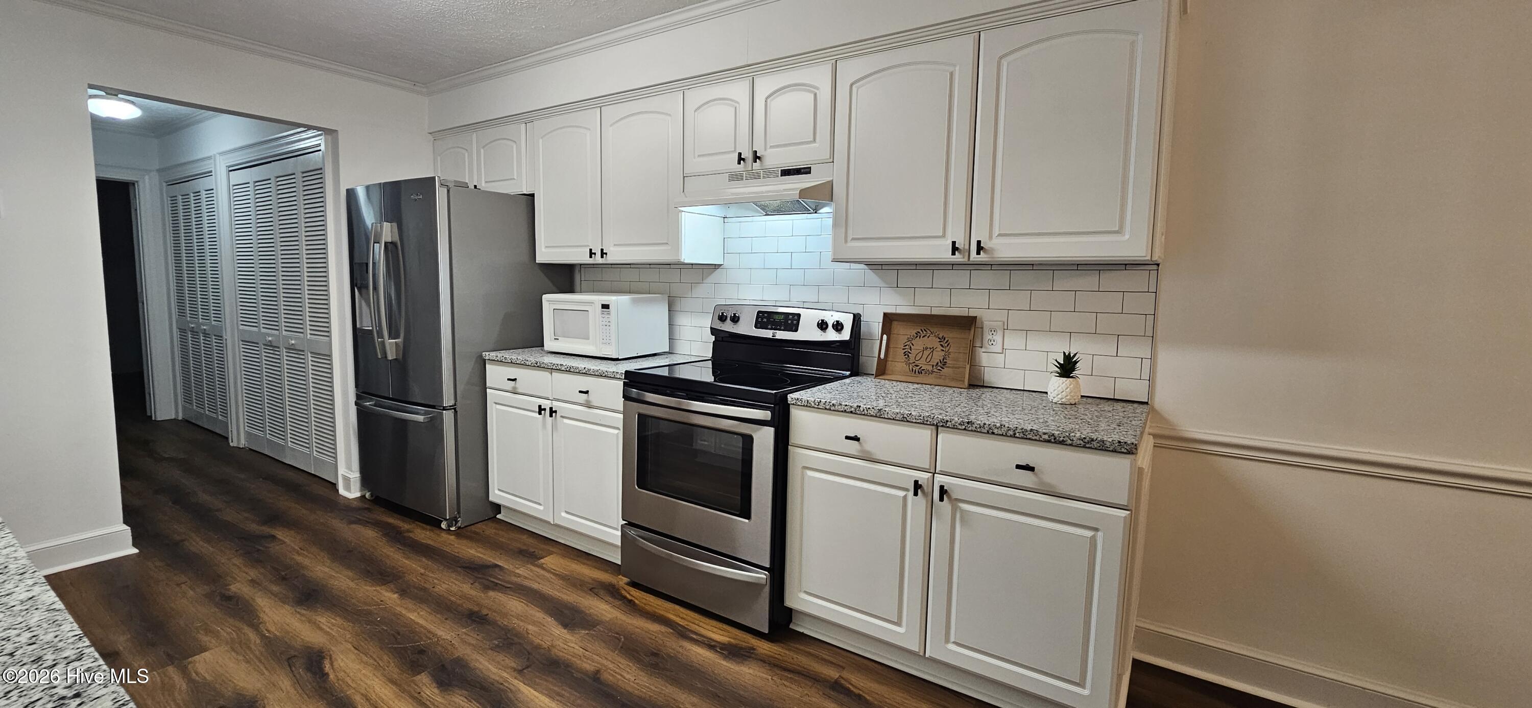 407 W College Street A Property Photo 15
