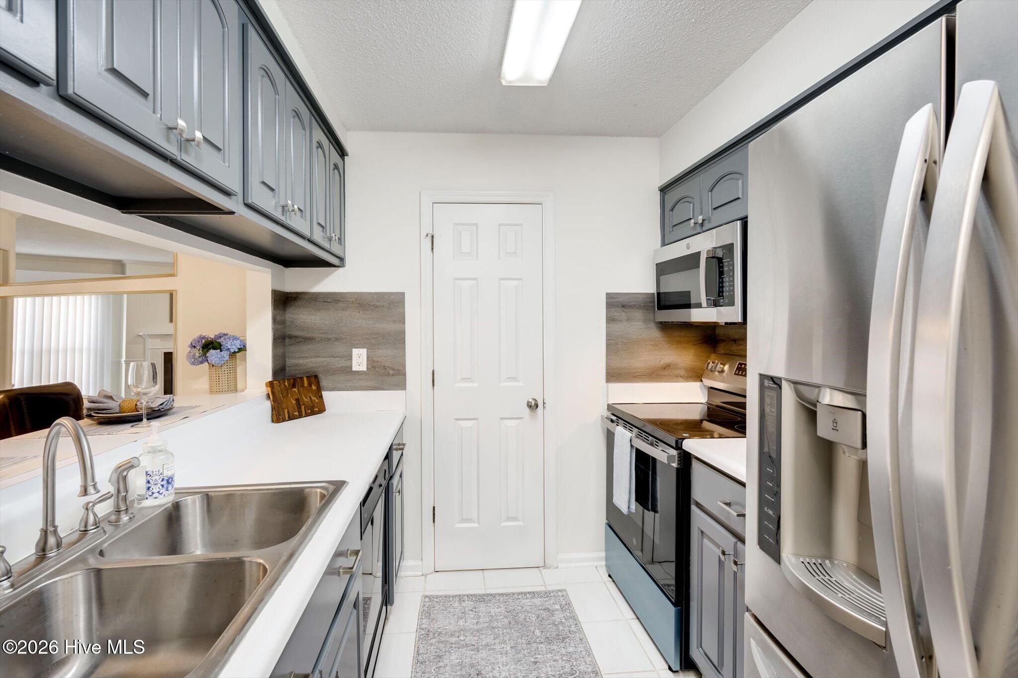 1307 Colony Place Drive Property Photo 4