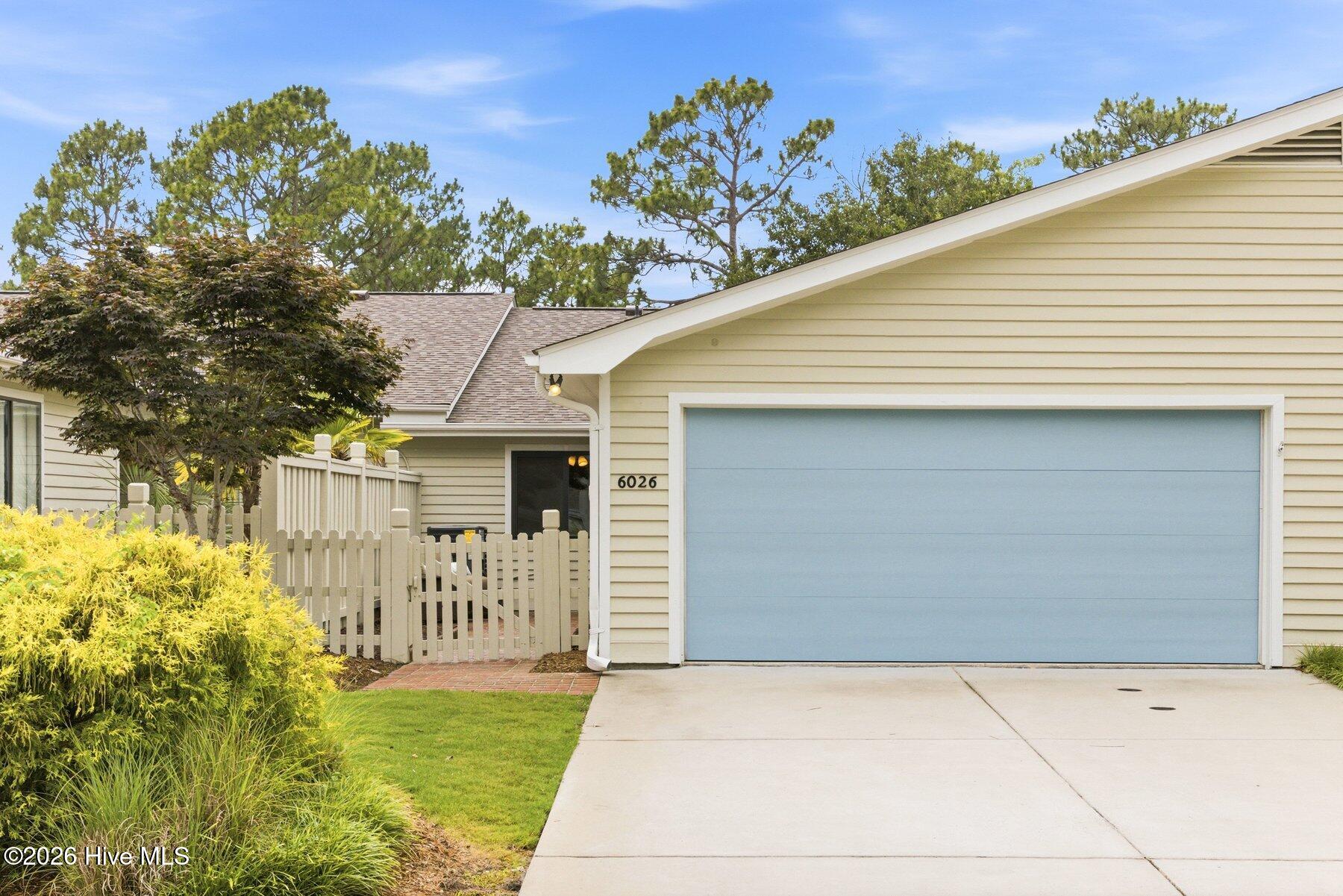 6026 Inland Greens Drive Property Photo 1
