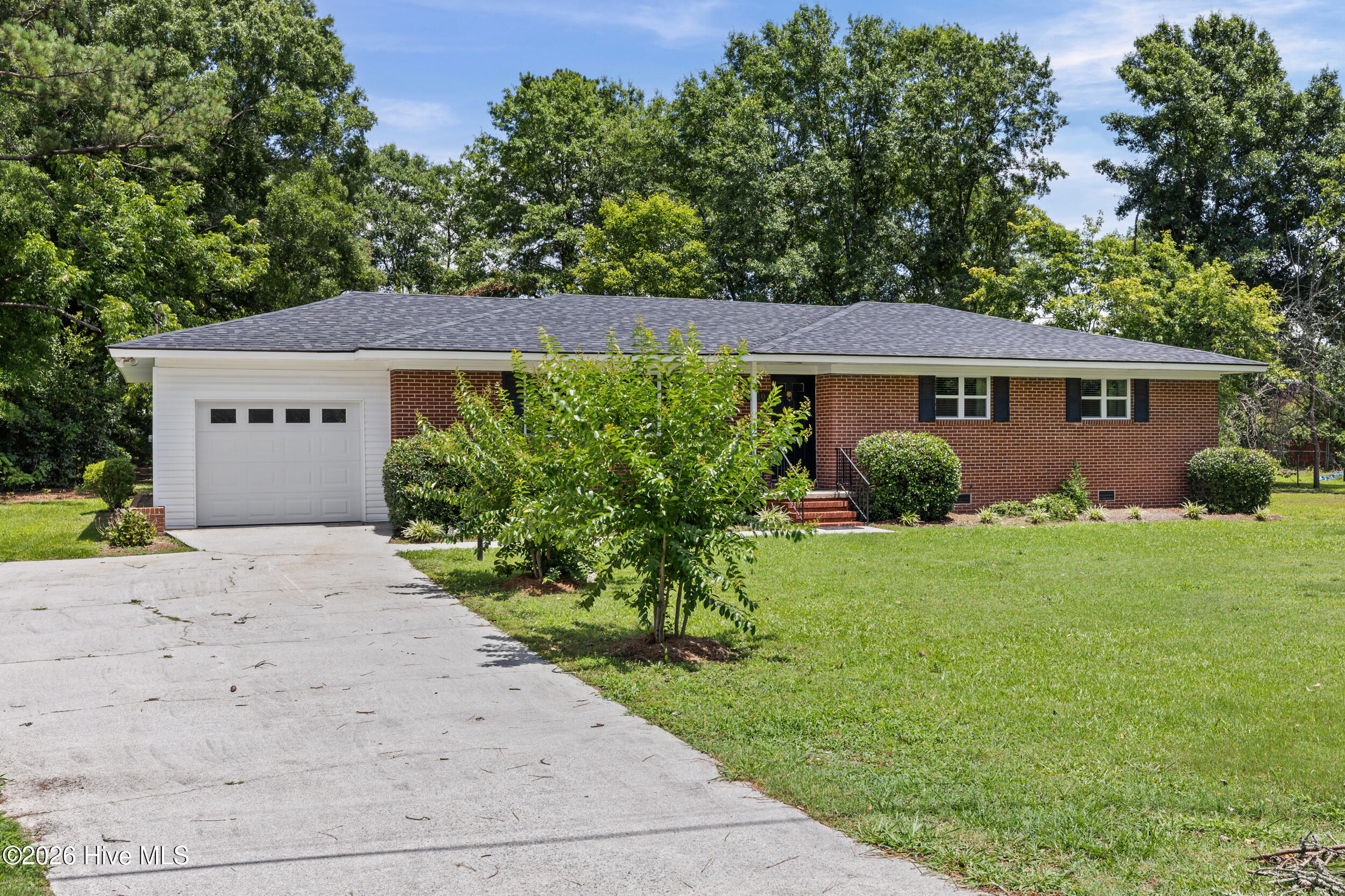 410 Johns Road Property Photo 4