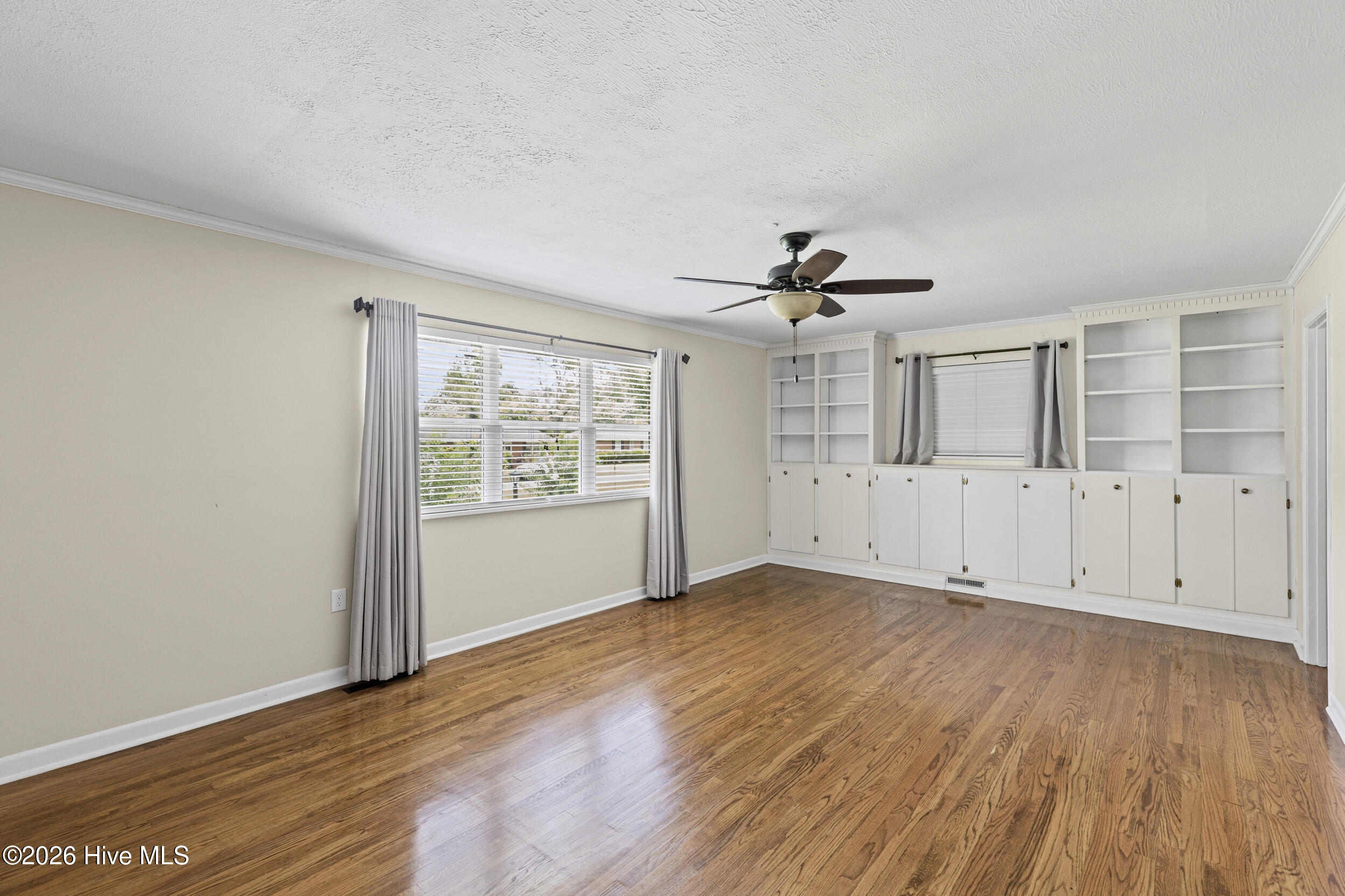 410 Johns Road Property Photo 8