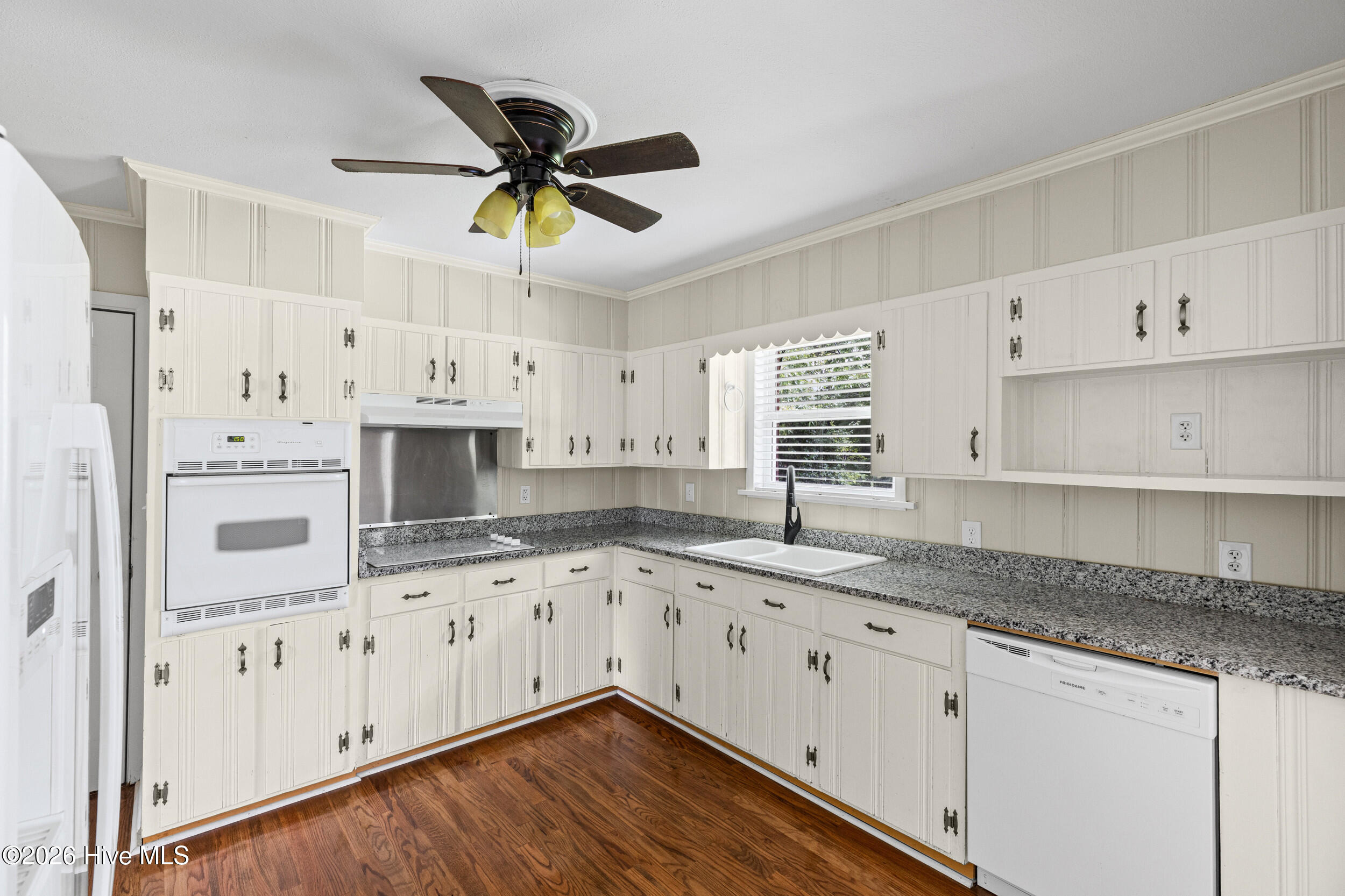 410 Johns Road Property Photo 12