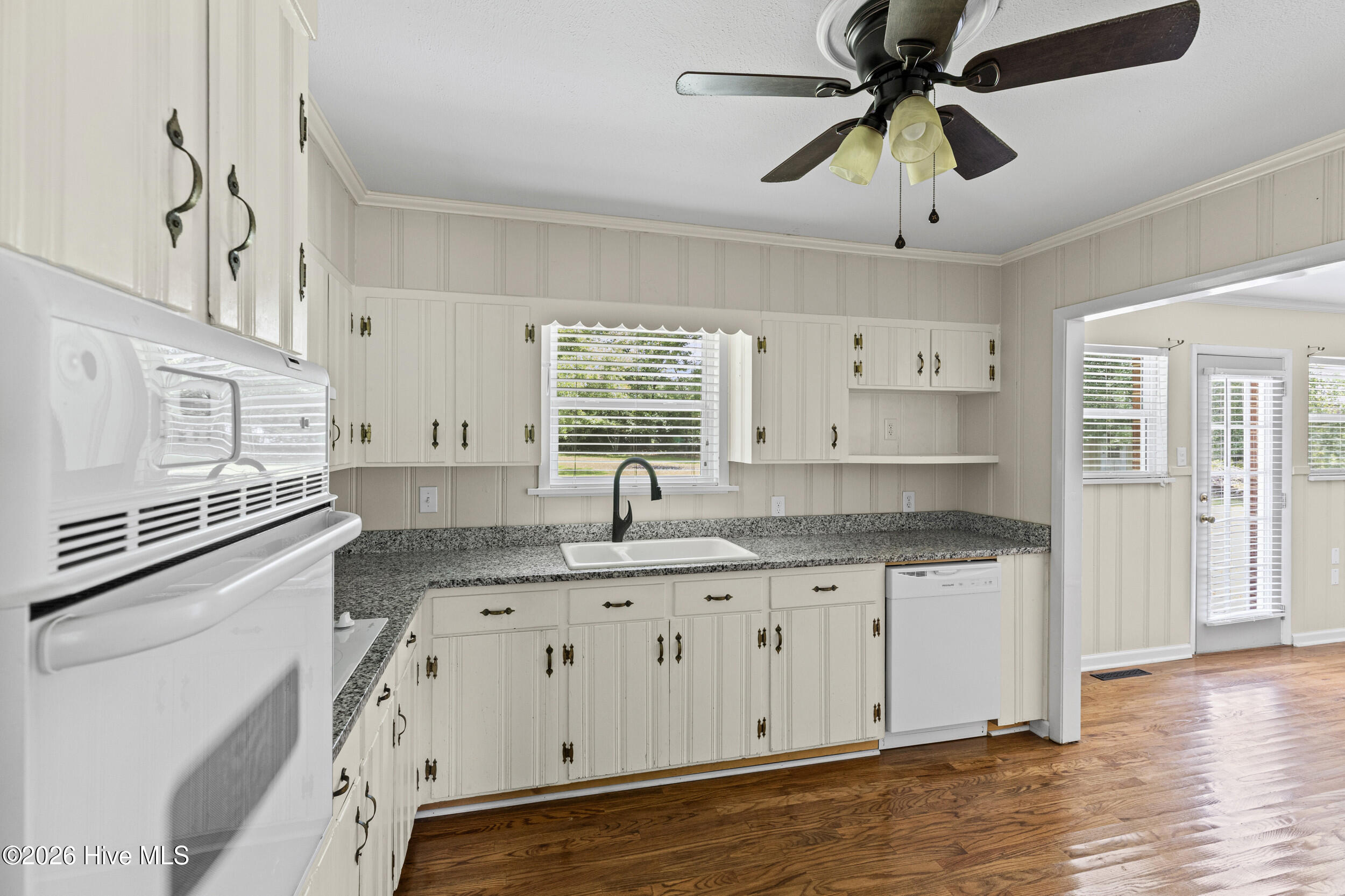 410 Johns Road Property Photo 13