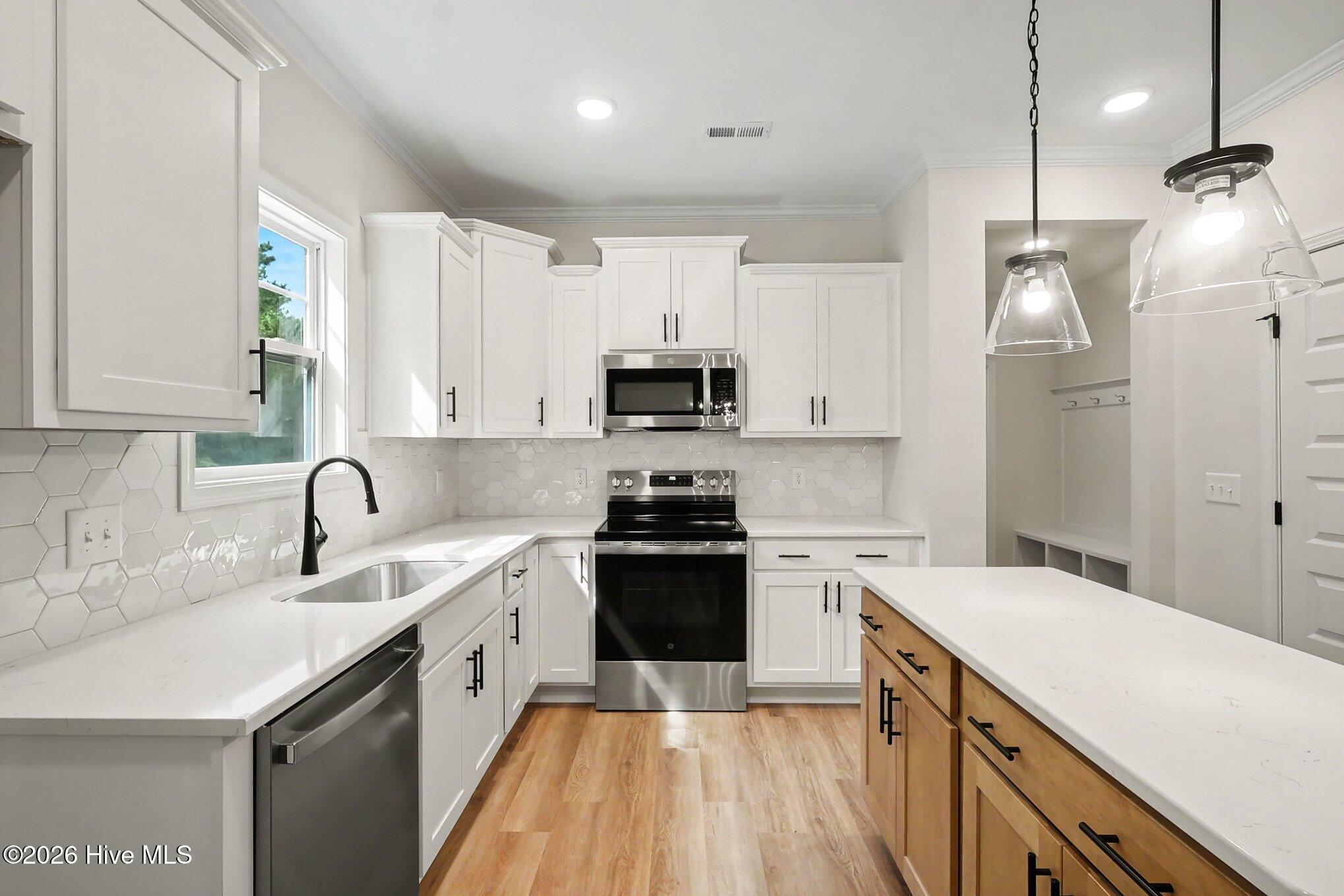 261 Yardley Drive Property Photo 12