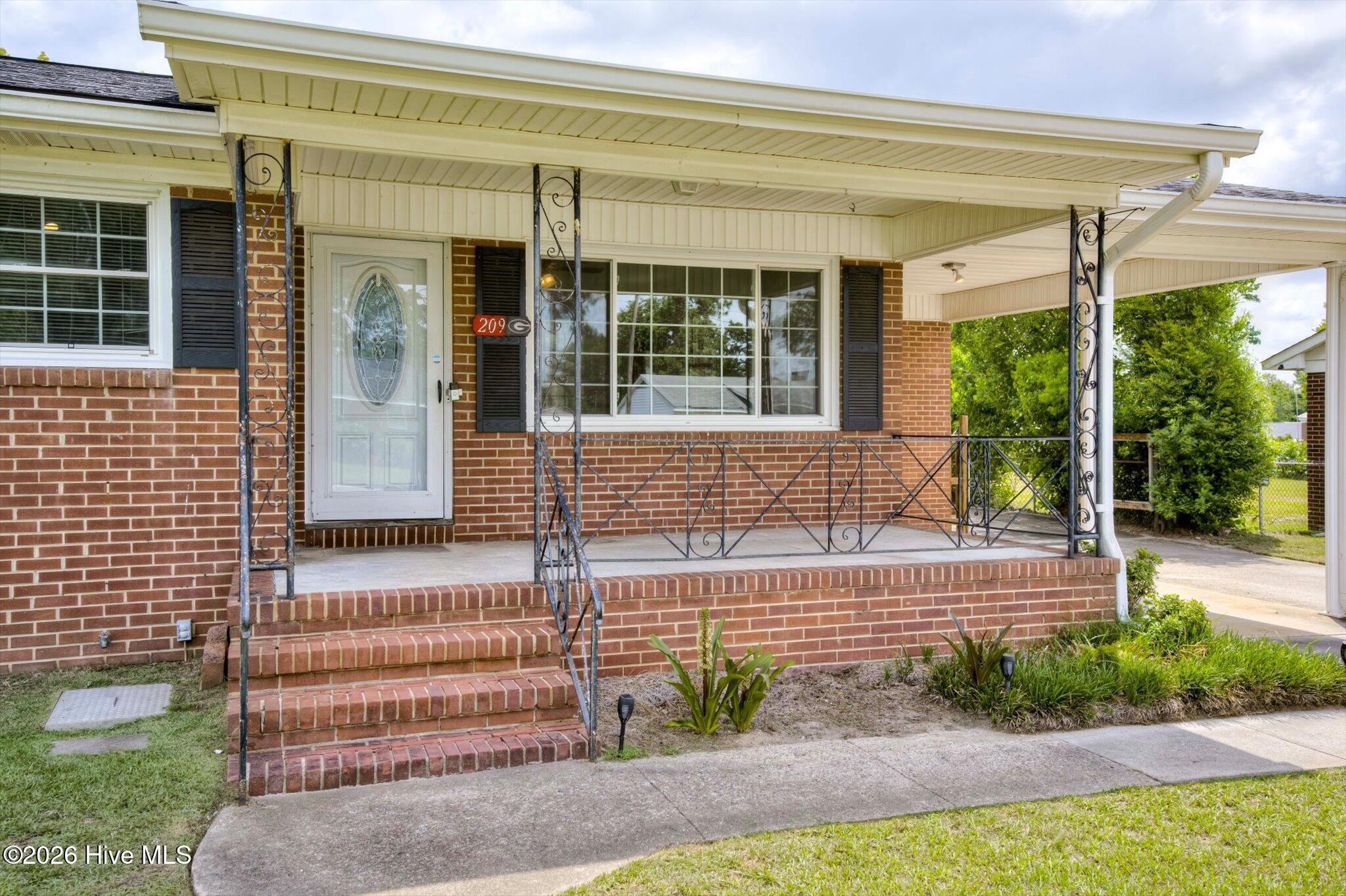 209 Swathmore Avenue Property Photo 3