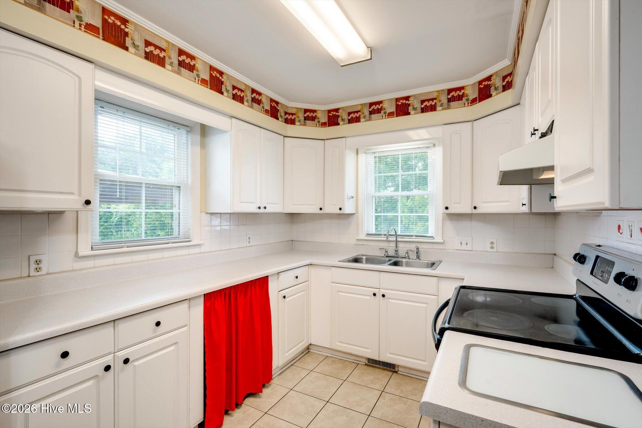 209 Swathmore Avenue Property Photo 10