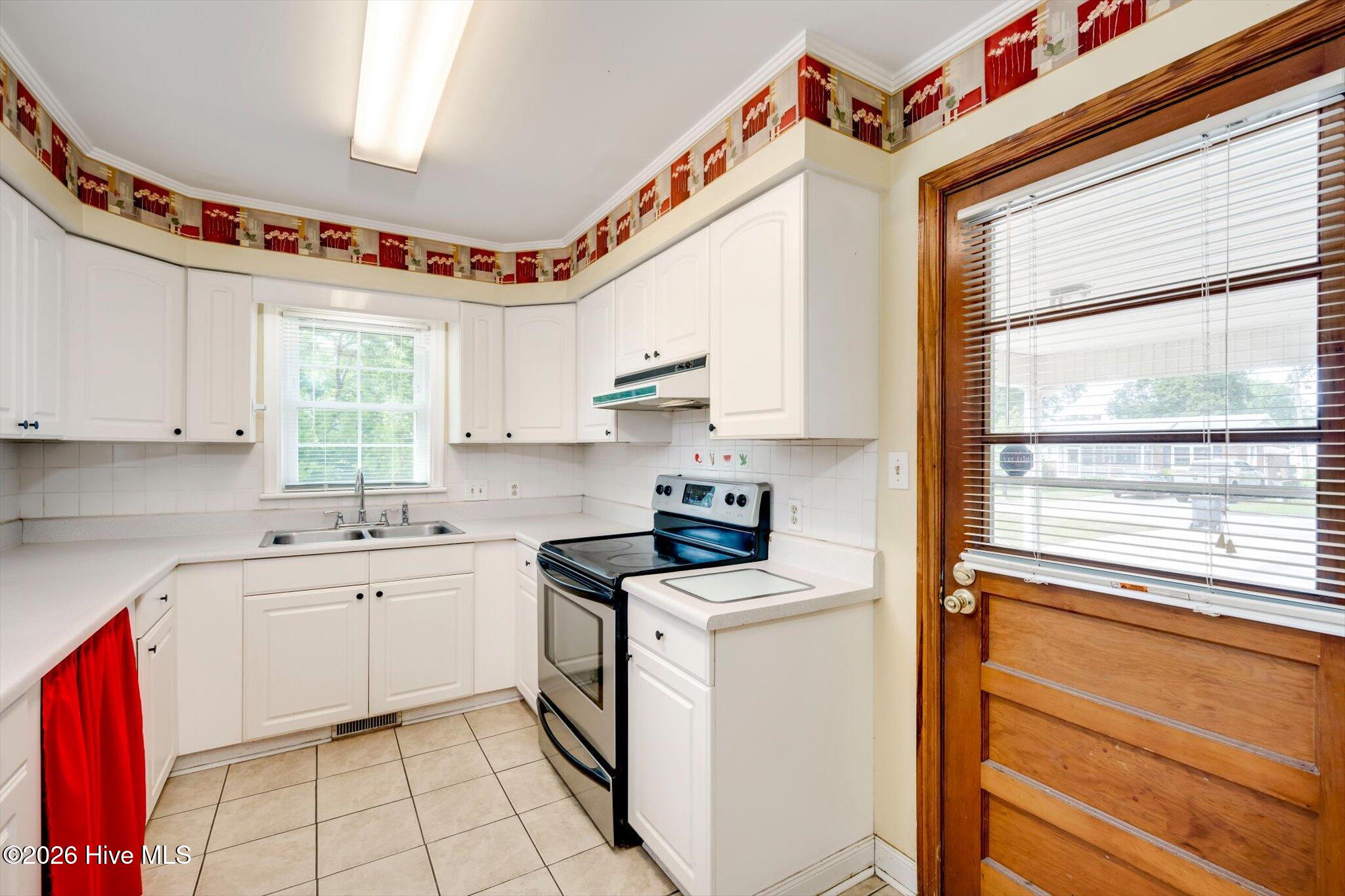 209 Swathmore Avenue Property Photo 11