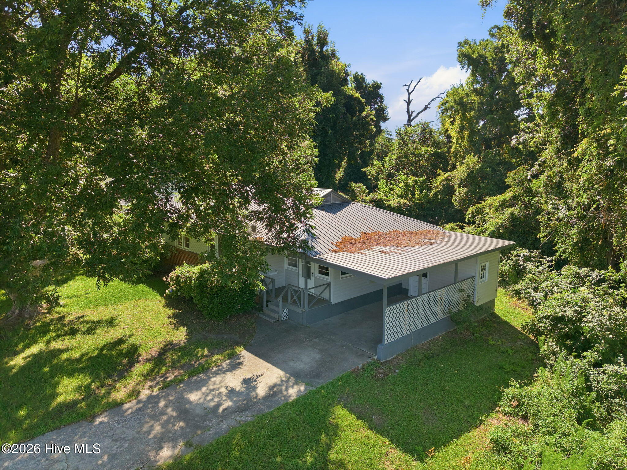 1002 River Street Property Photo 8